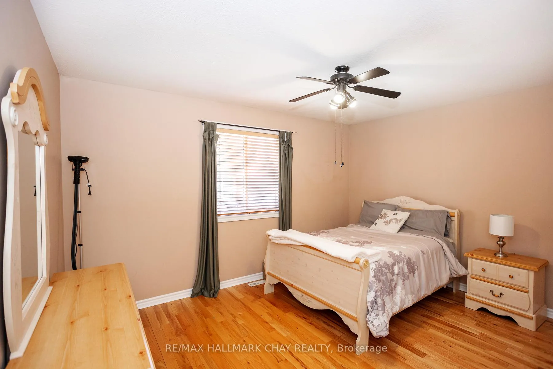 Photo 18 of 66 Osprey Ridge Road, Barrie, East Bayfield — HOMEH