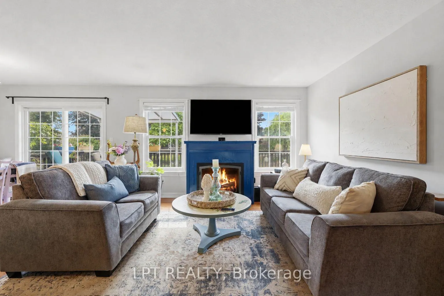 Photo 8 of 40 Gee Crescent, Kawartha Lakes, Lindsay — HOMEH
