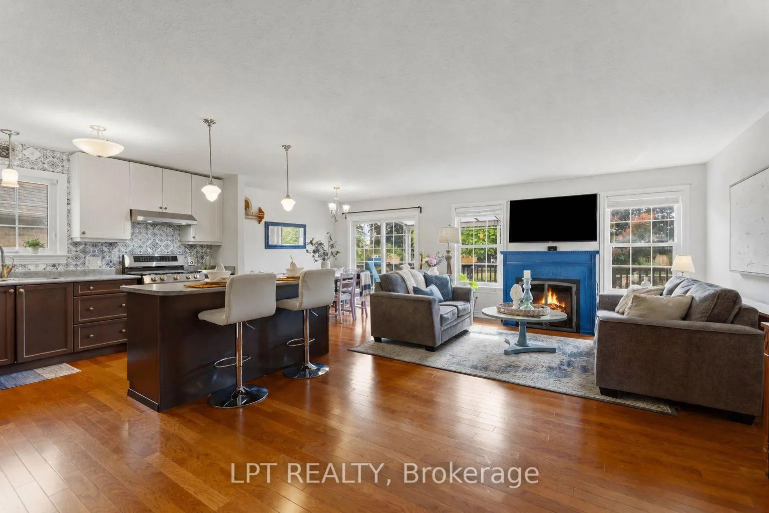 Photo 9 of 40 Gee Crescent, Kawartha Lakes, Lindsay — HOMEH