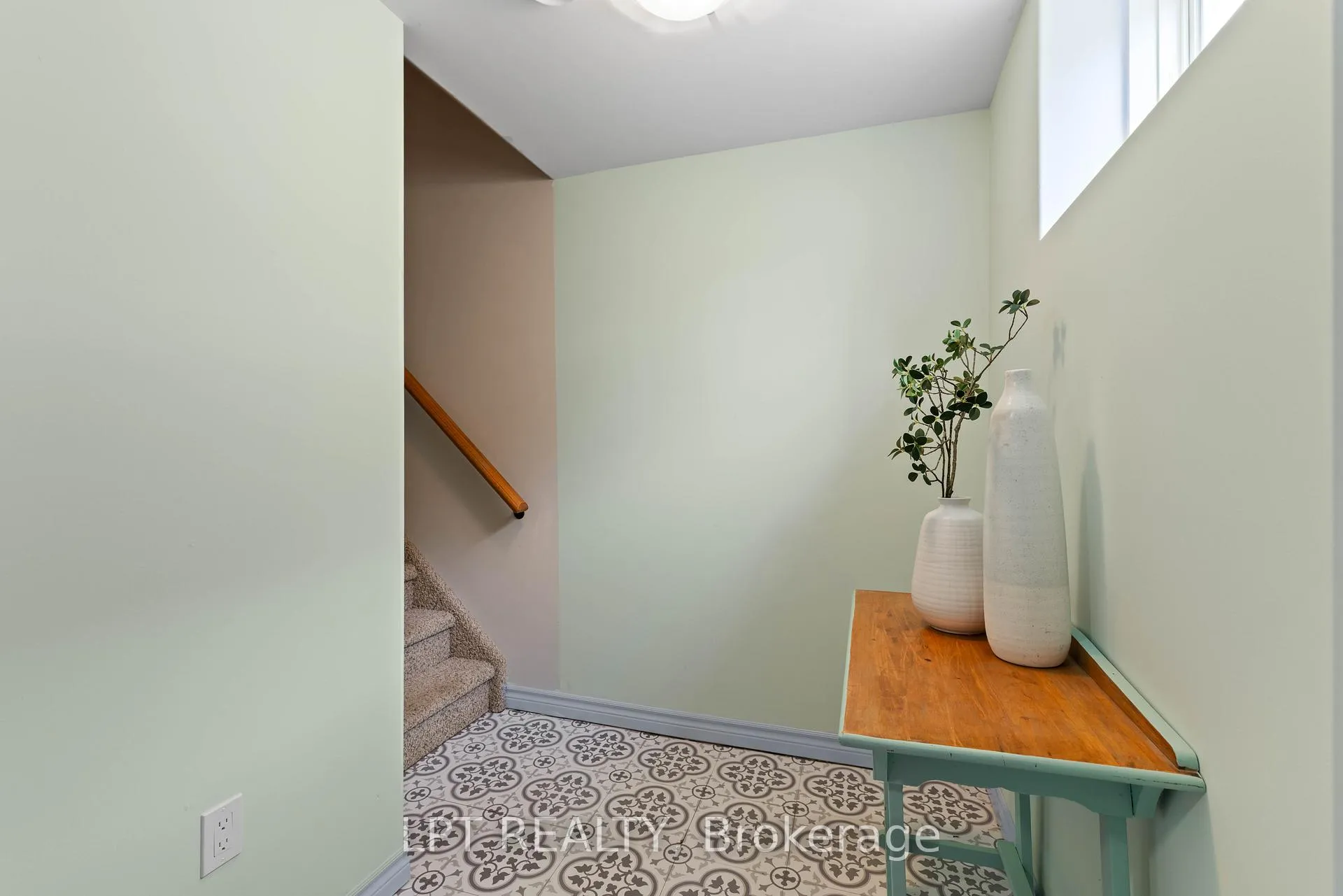 Photo 23 of 40 Gee Crescent, Kawartha Lakes, Lindsay — HOMEH