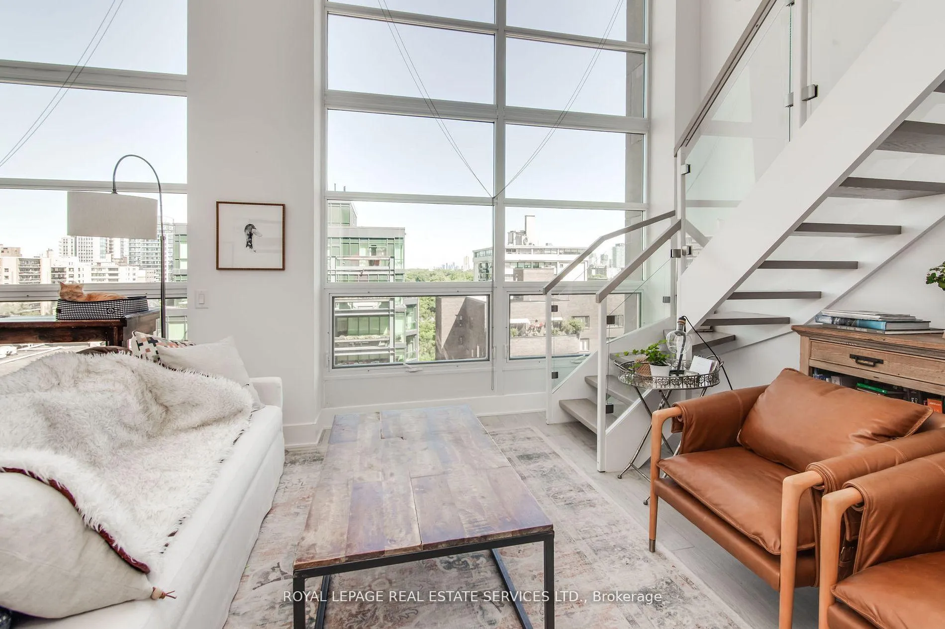 Photo 3 of Unit 906, 111 St Clair Avenue W, Toronto, Yonge-St. Clair — HOMEH