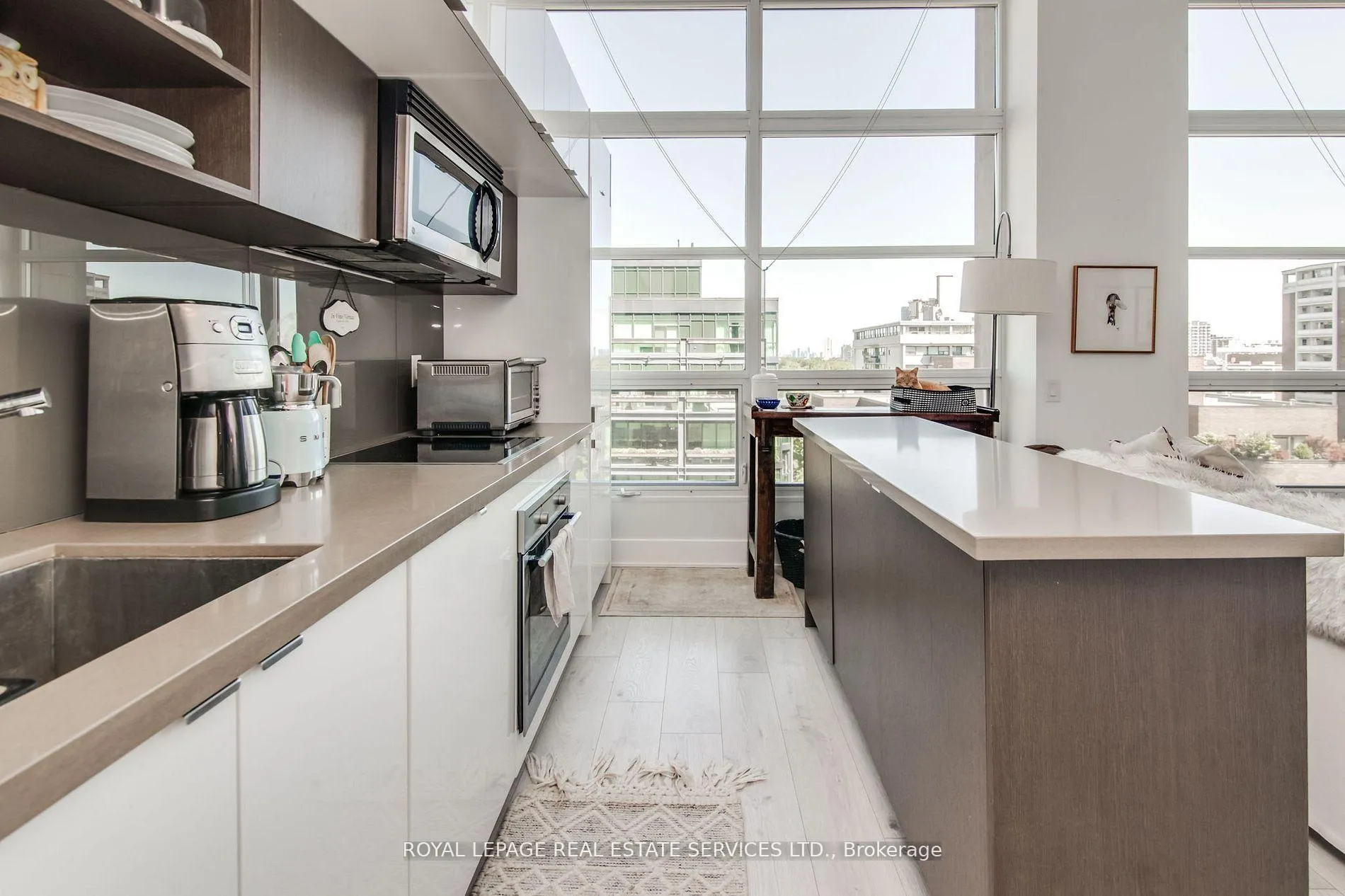 Photo 8 of Unit 906, 111 St Clair Avenue W, Toronto, Yonge-St. Clair — HOMEH