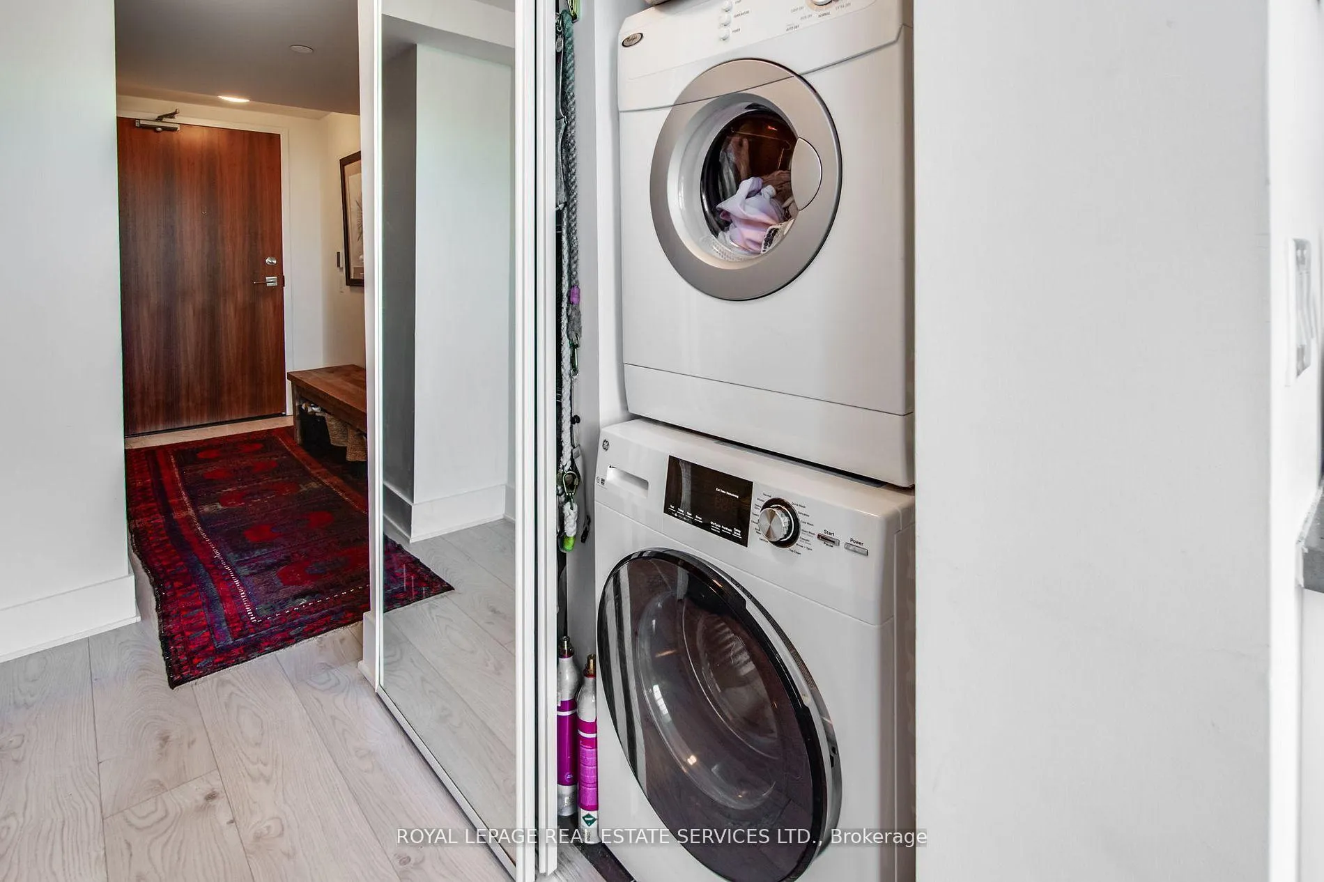 Photo 20 of Unit 906, 111 St Clair Avenue W, Toronto, Yonge-St. Clair — HOMEH