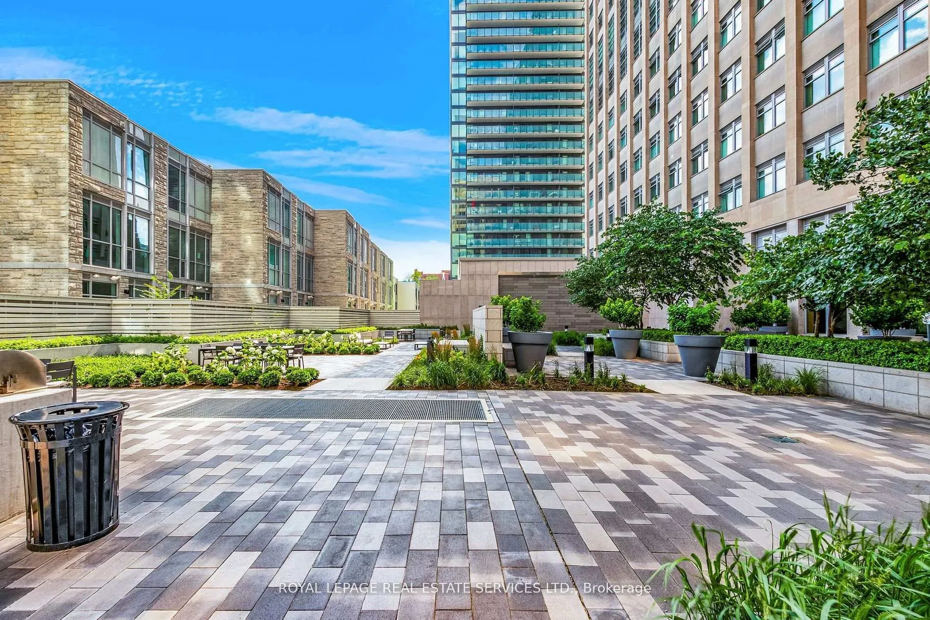 Photo 24 of Unit 906, 111 St Clair Avenue W, Toronto, Yonge-St. Clair — HOMEH