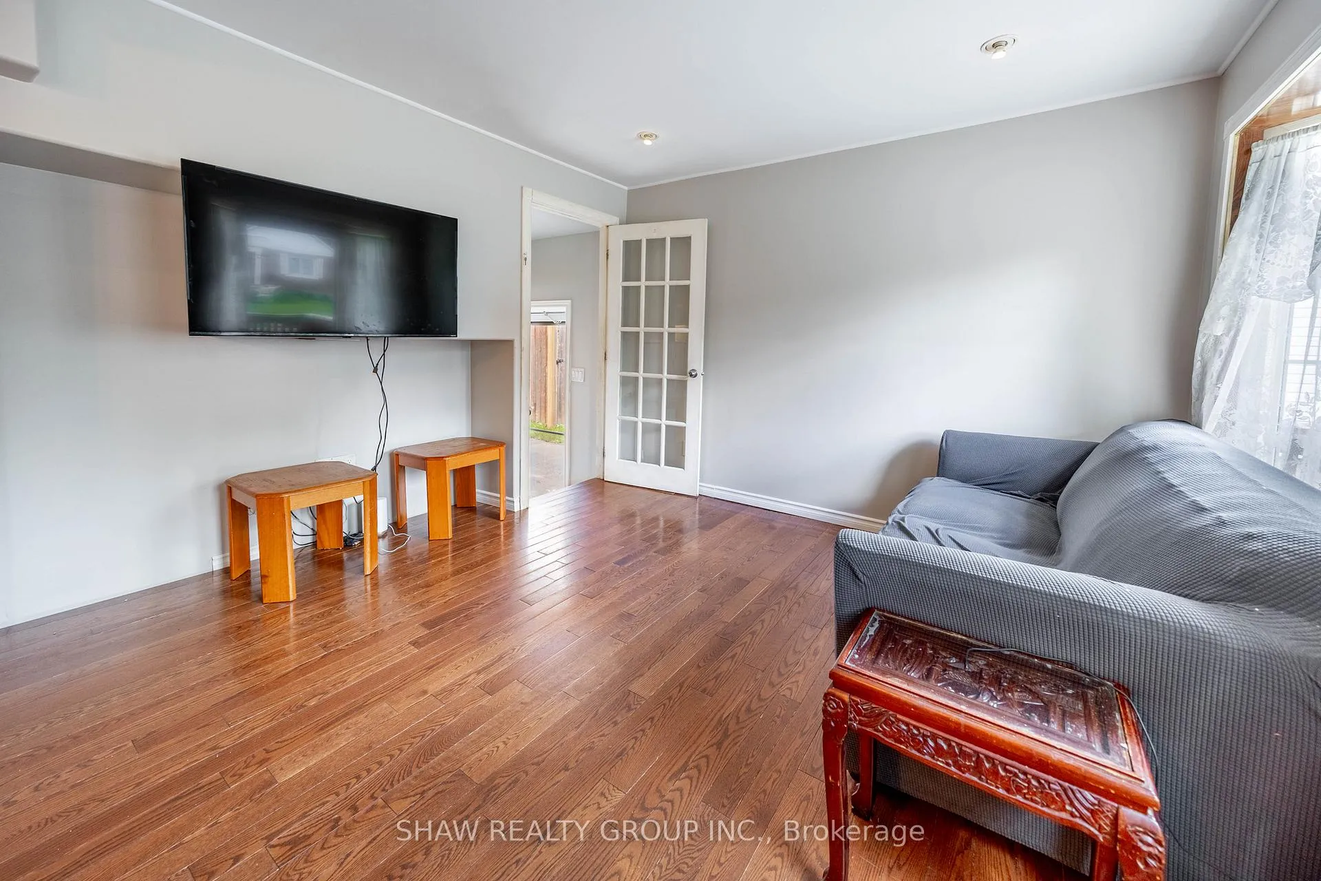 Photo 3 of 690 Guelph Street, Kitchener — HOMEH