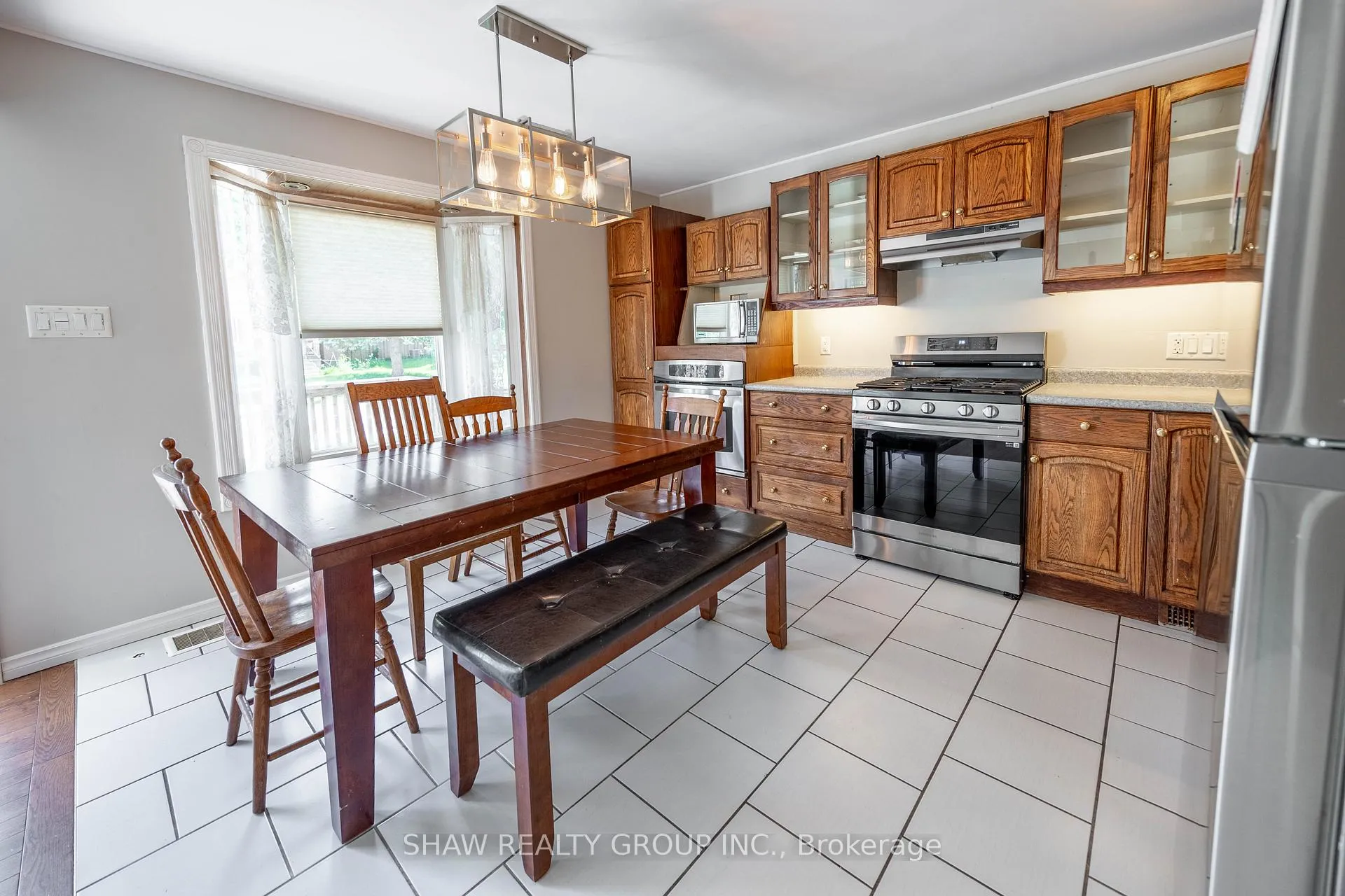 Photo 4 of 690 Guelph Street, Kitchener — HOMEH