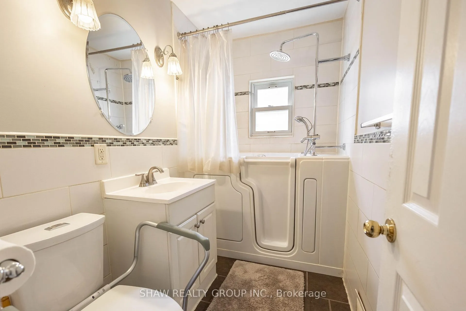 Photo 7 of 690 Guelph Street, Kitchener — HOMEH