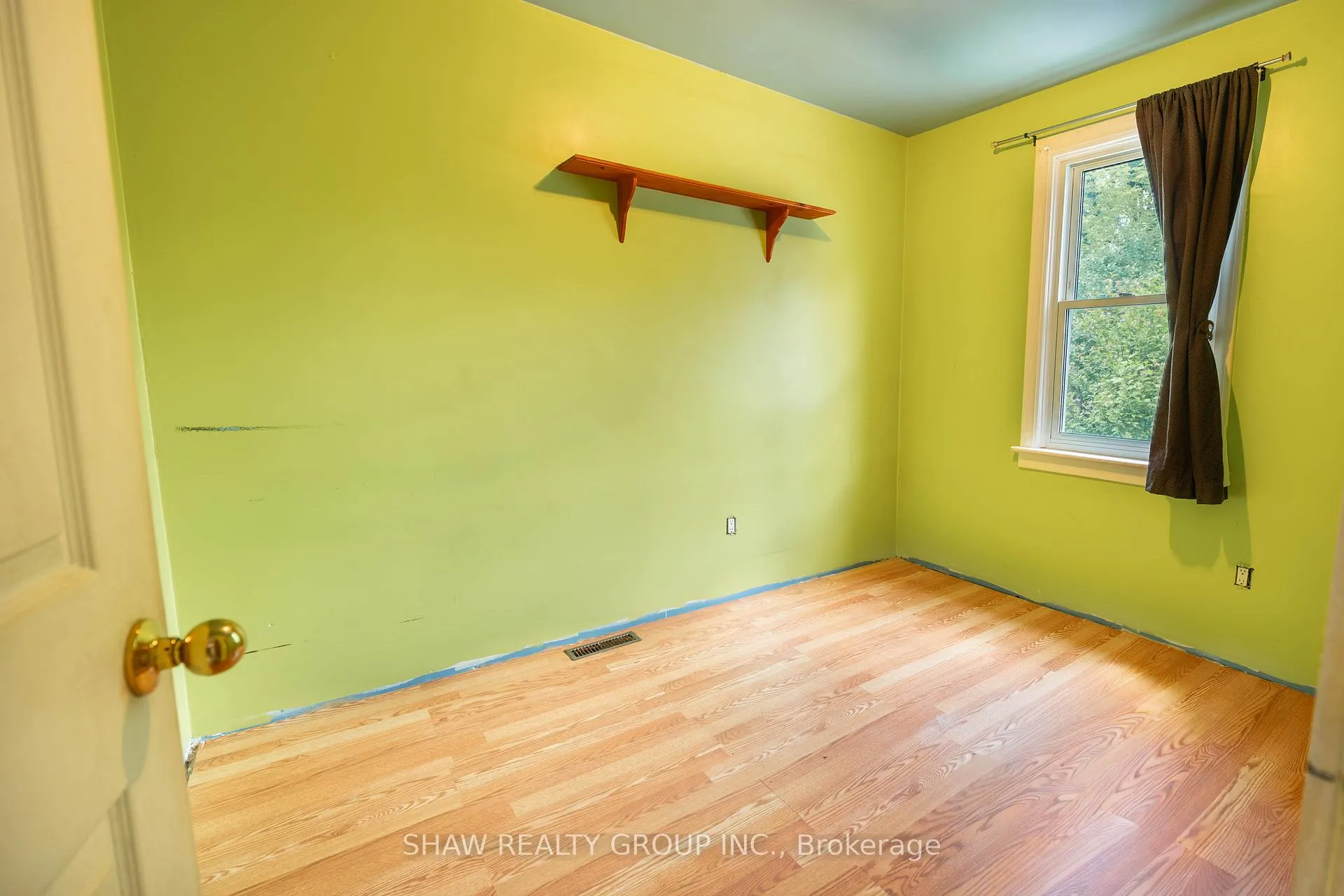 Photo 9 of 690 Guelph Street, Kitchener — HOMEH