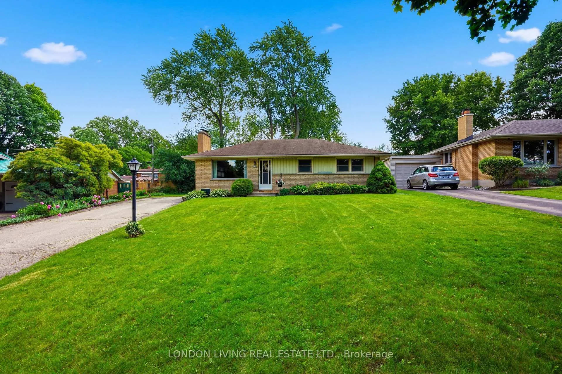 Photo 1 of 549 Ridgewood Crescent, London, South D — HOMEH