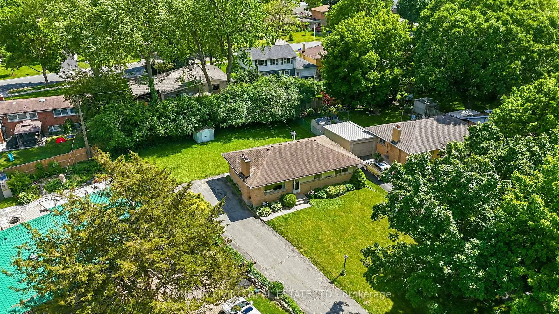Photo 7 of 549 Ridgewood Crescent, London, South D — HOMEH