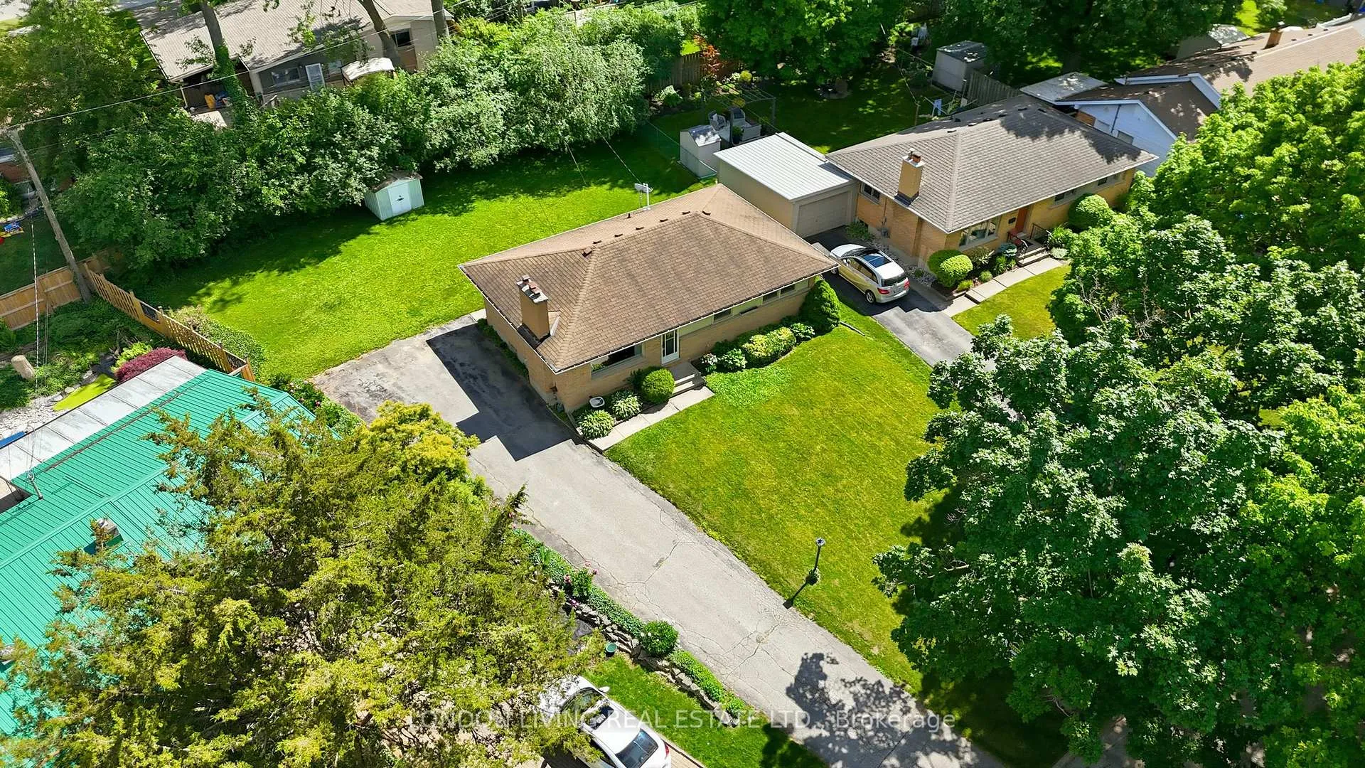 Photo 8 of 549 Ridgewood Crescent, London, South D — HOMEH