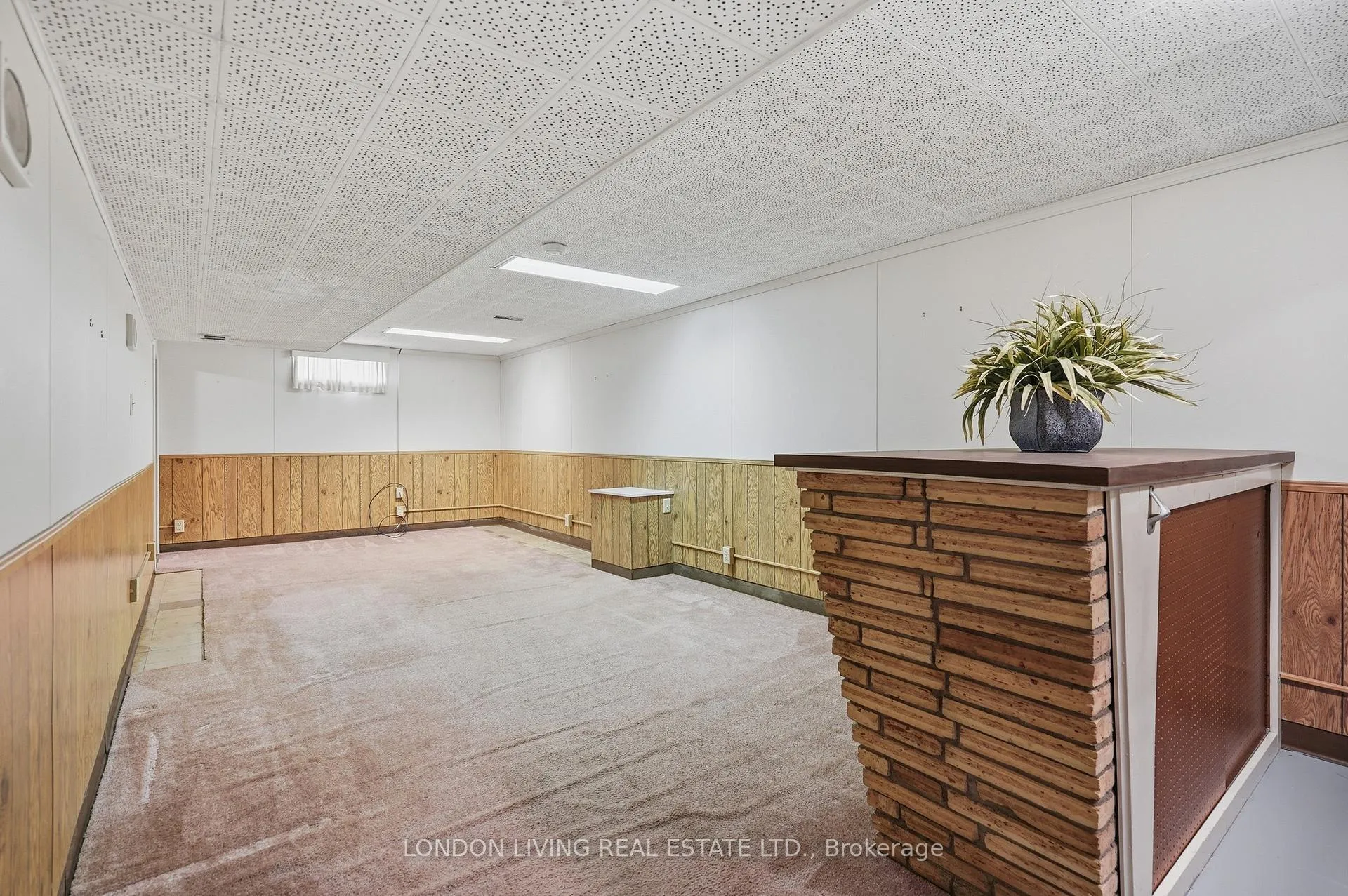 Photo 26 of 549 Ridgewood Crescent, London, South D — HOMEH