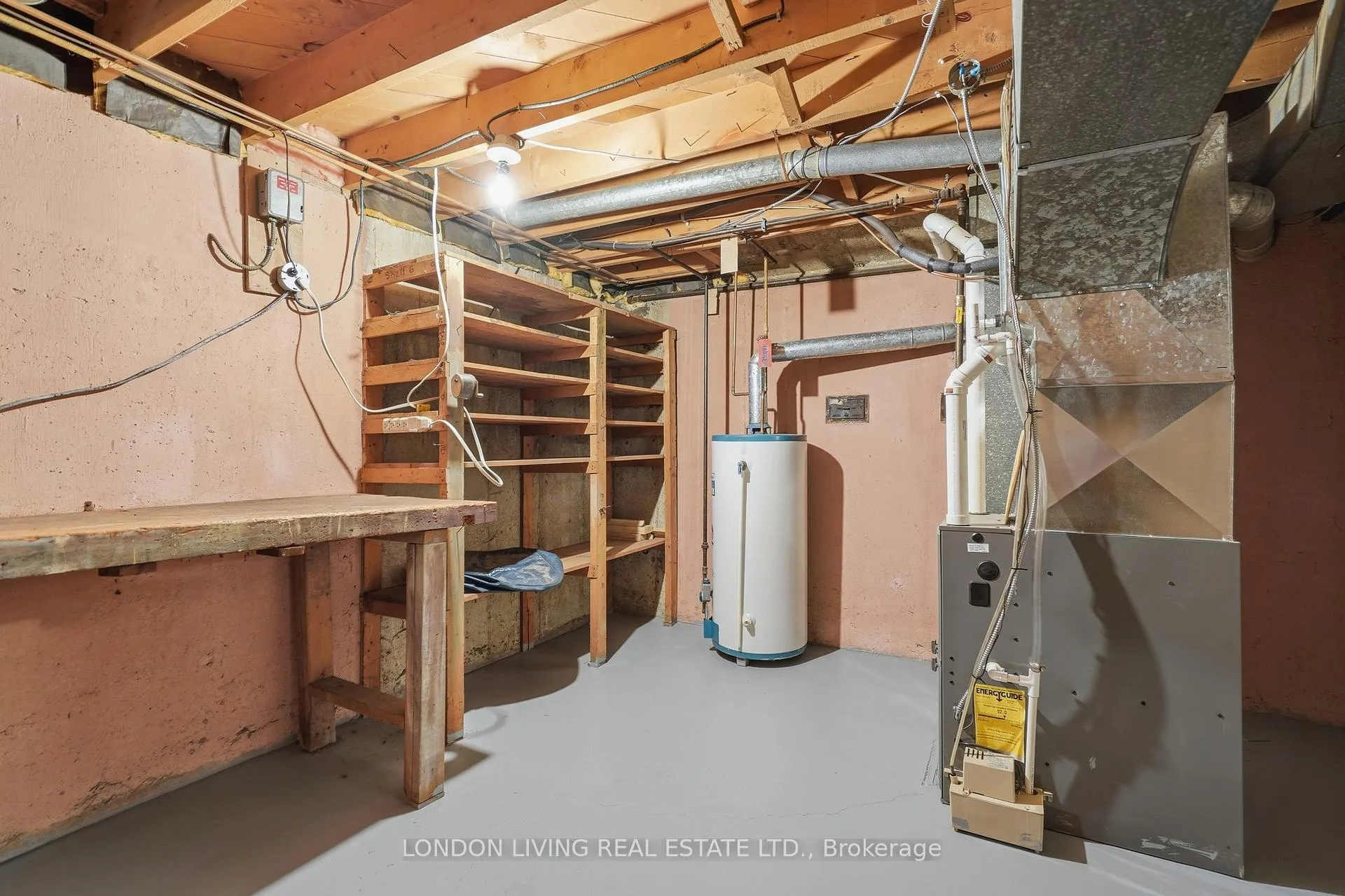 Photo 36 of 549 Ridgewood Crescent, London, South D — HOMEH