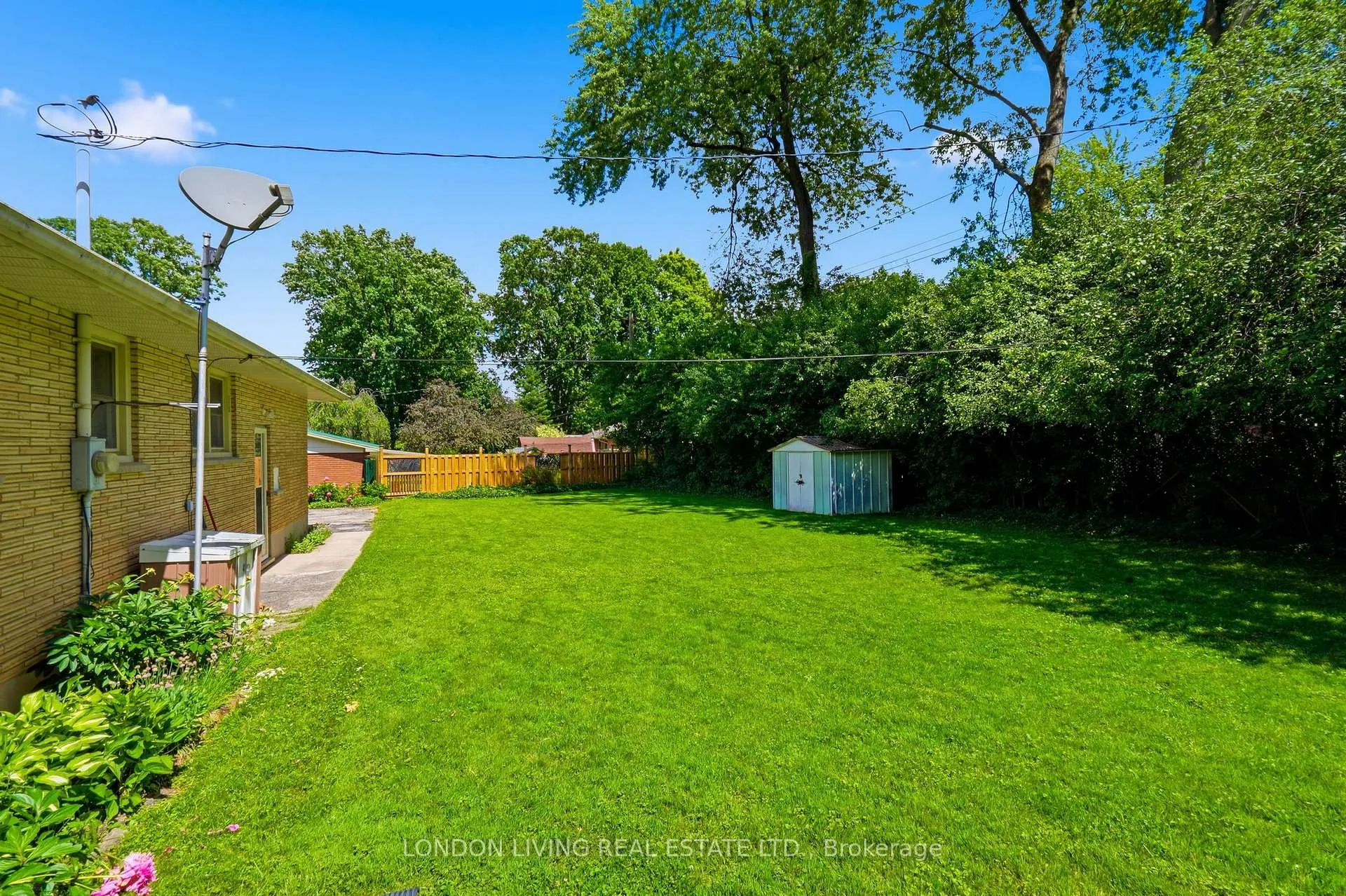 Photo 39 of 549 Ridgewood Crescent, London, South D — HOMEH