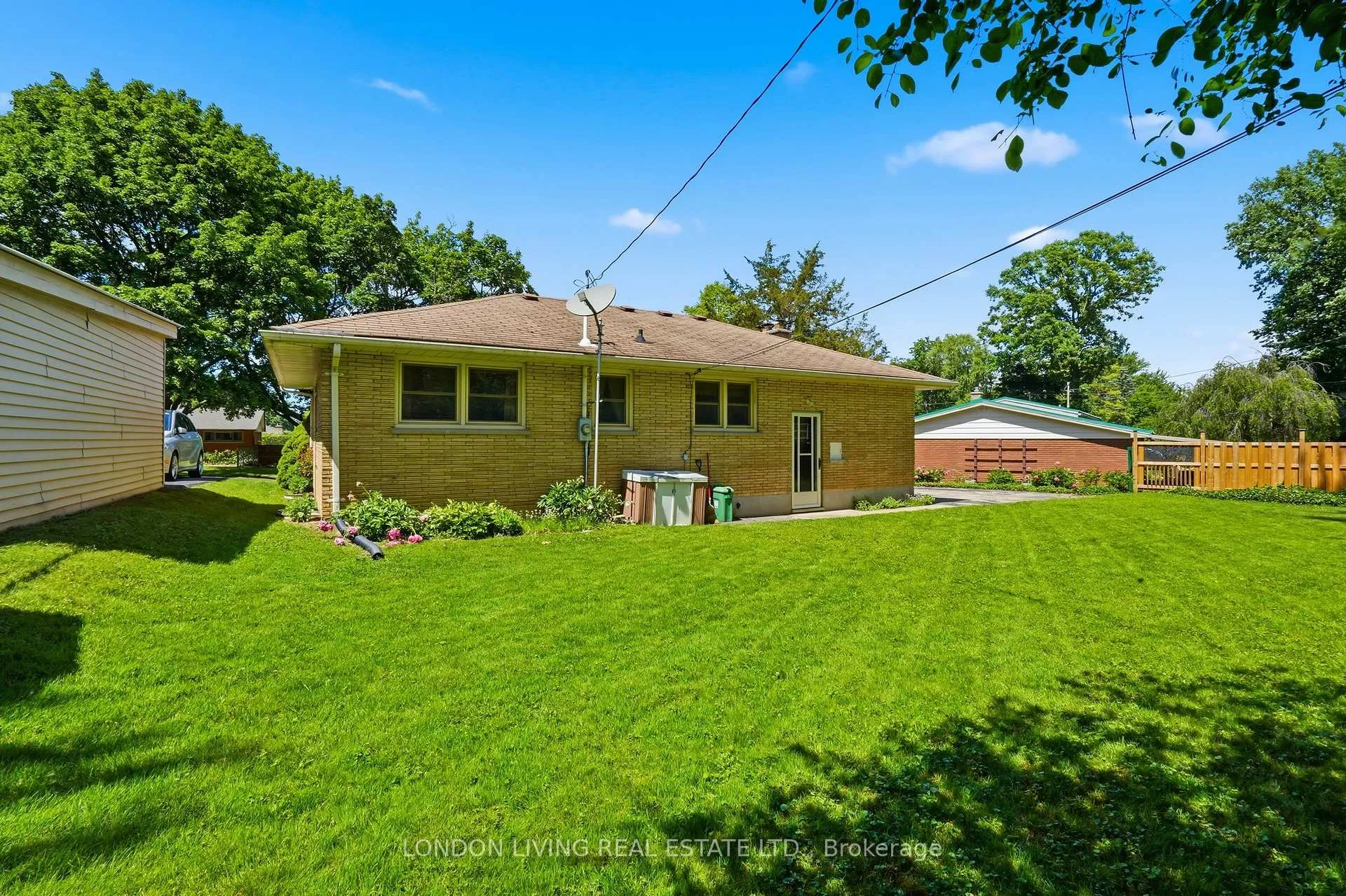 Photo 41 of 549 Ridgewood Crescent, London, South D — HOMEH