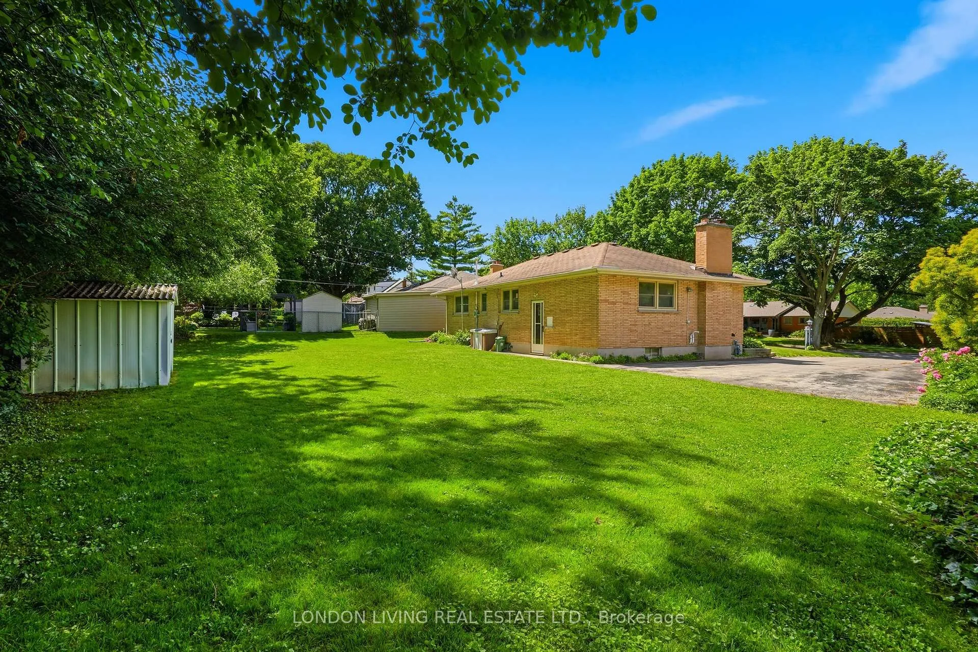 Photo 43 of 549 Ridgewood Crescent, London, South D — HOMEH