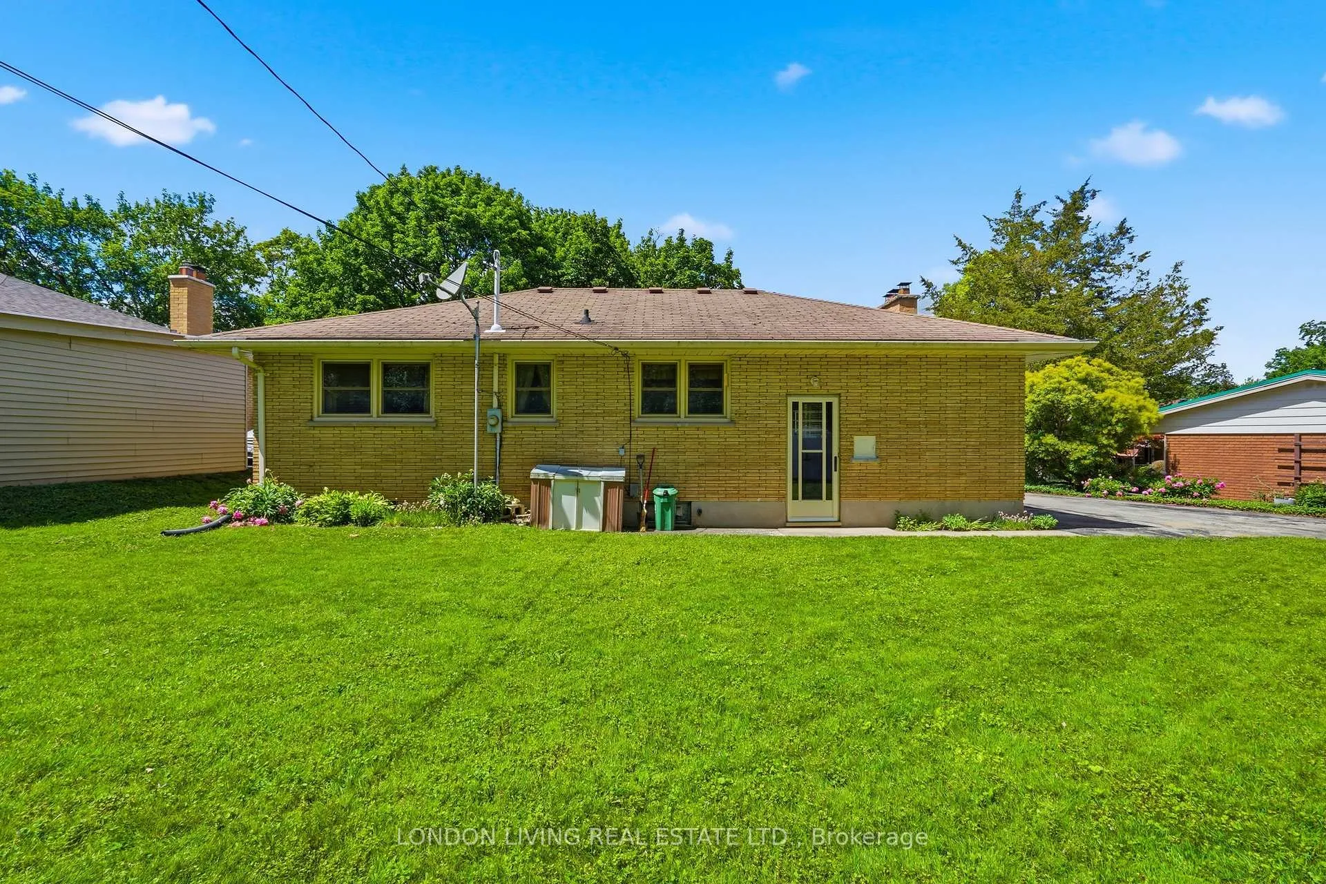 Photo 44 of 549 Ridgewood Crescent, London, South D — HOMEH