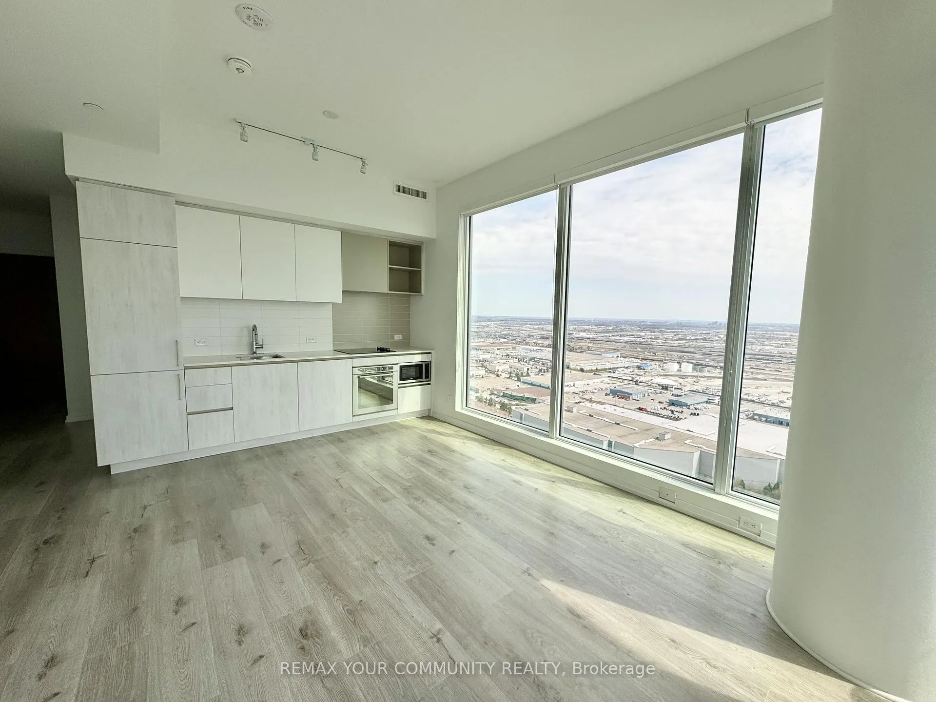 Photo 3 of Unit 4505, 1000 Portage Parkway, Vaughan, Vaughan Corporate Centre — HOMEH