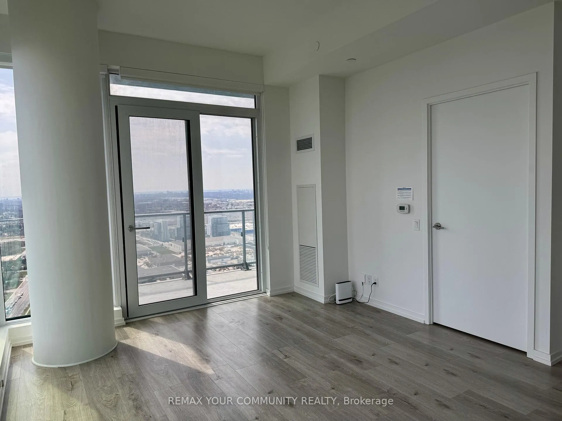 Photo 4 of Unit 4505, 1000 Portage Parkway, Vaughan, Vaughan Corporate Centre — HOMEH