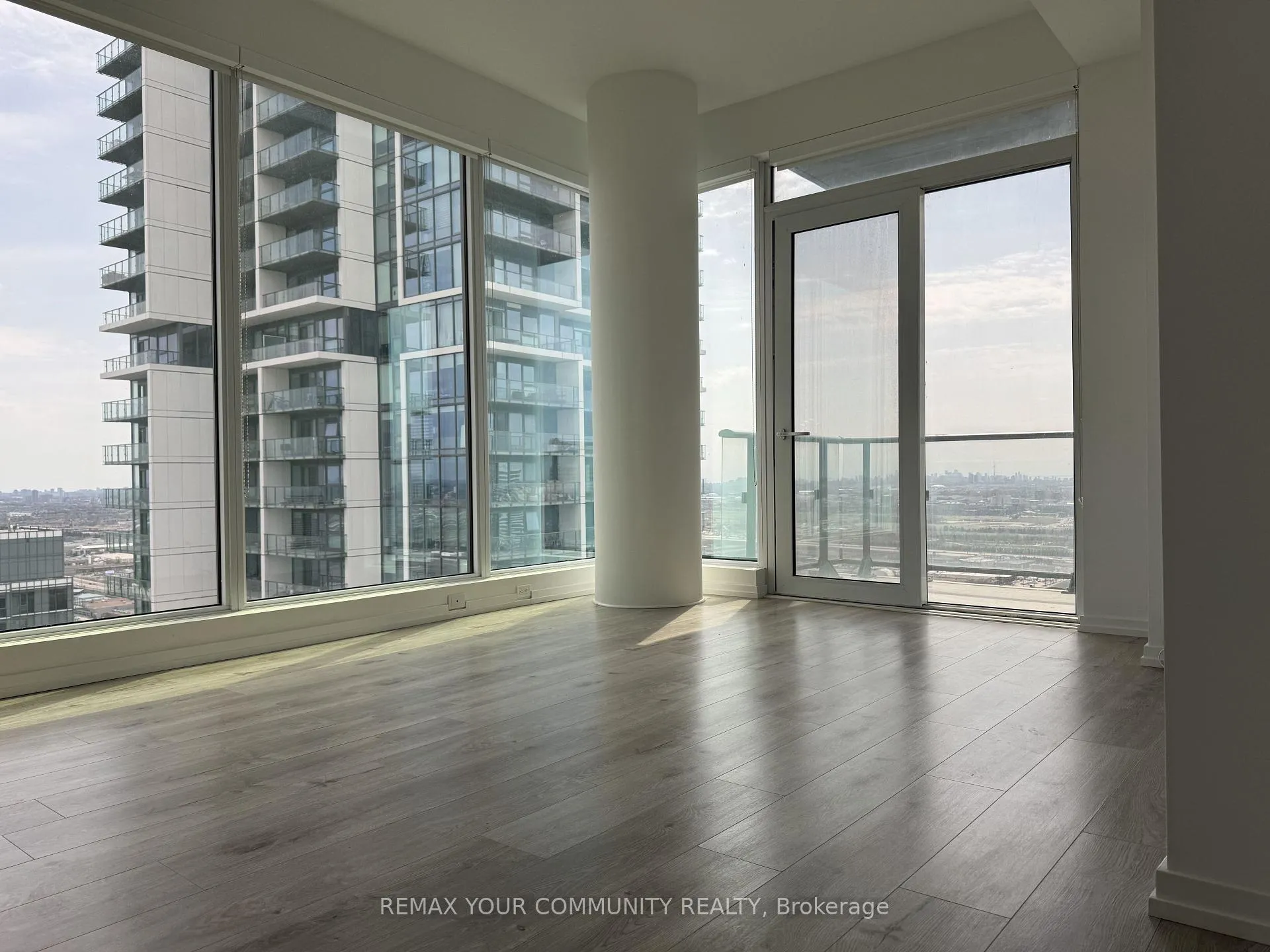 Photo 7 of Unit 4505, 1000 Portage Parkway, Vaughan, Vaughan Corporate Centre — HOMEH