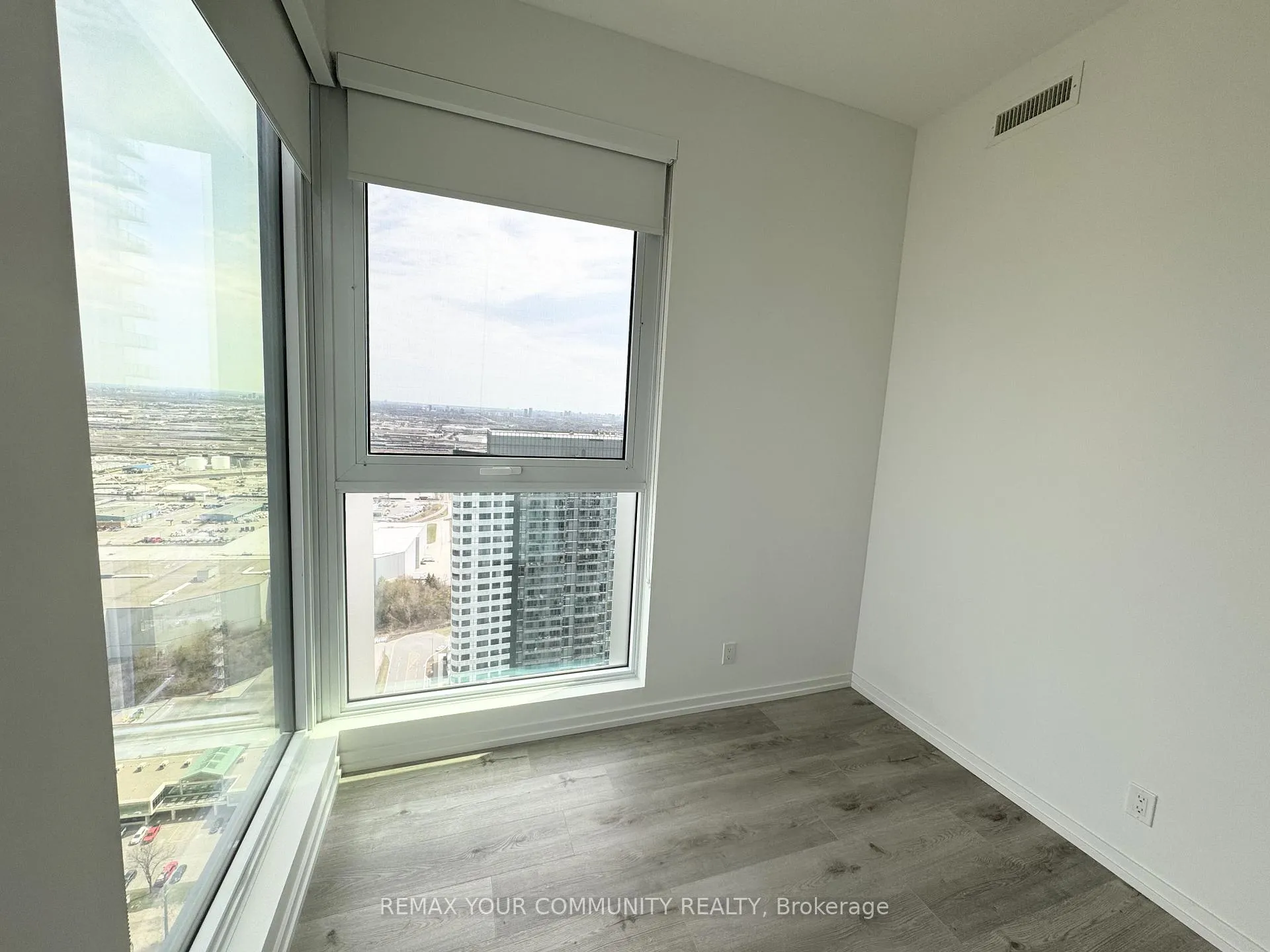 Photo 8 of Unit 4505, 1000 Portage Parkway, Vaughan, Vaughan Corporate Centre — HOMEH