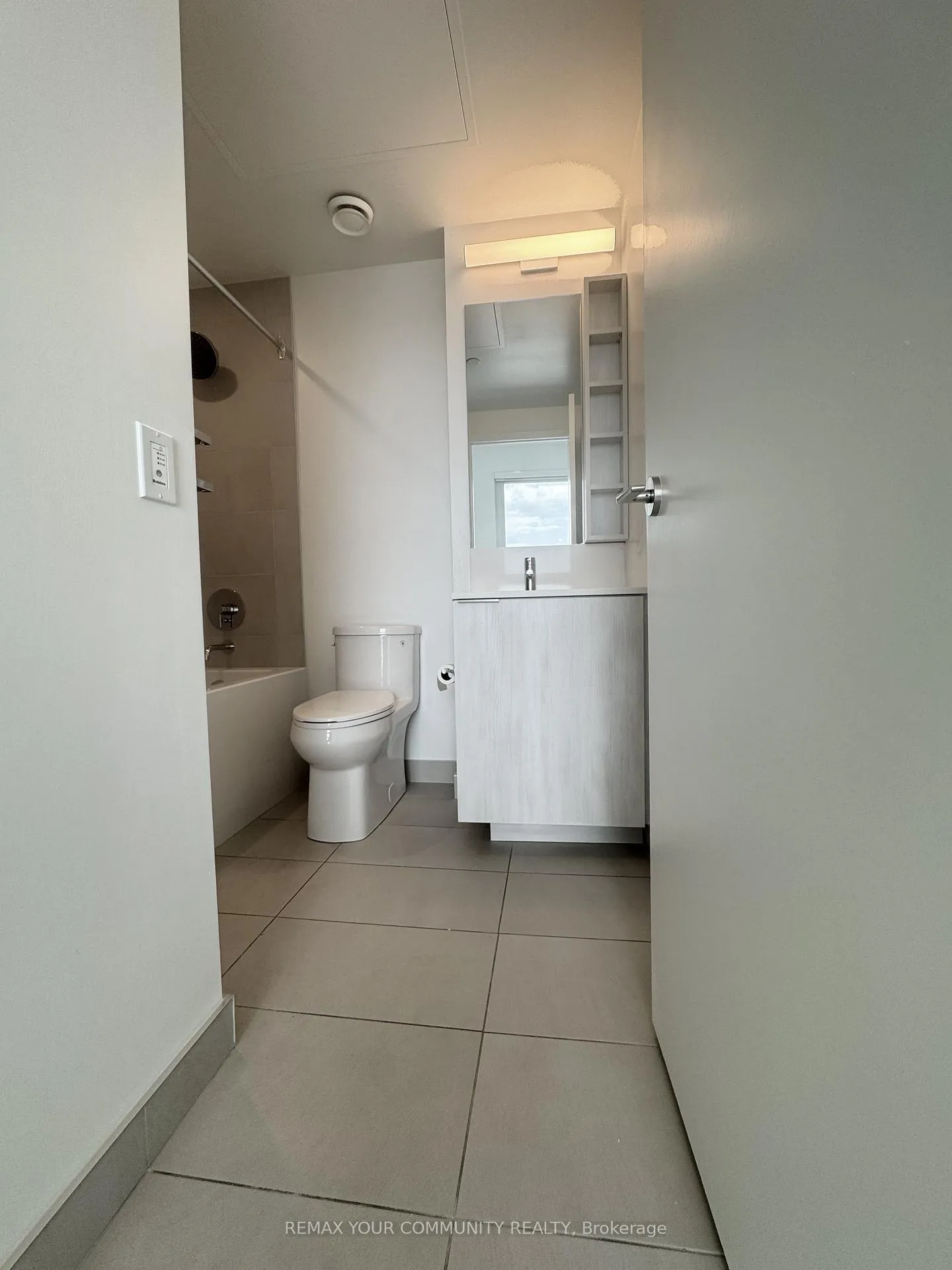 Photo 15 of Unit 4505, 1000 Portage Parkway, Vaughan, Vaughan Corporate Centre — HOMEH