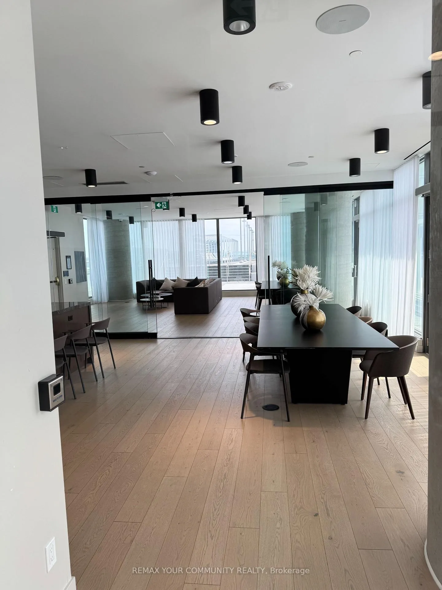 Photo 40 of Unit 4505, 1000 Portage Parkway, Vaughan, Vaughan Corporate Centre — HOMEH