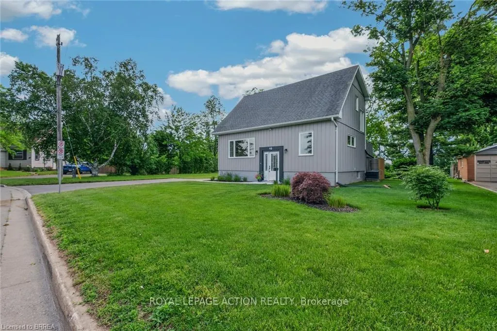 Photo 2 of 46 Clara Crescent, Brantford, Echo Place — HOMEH