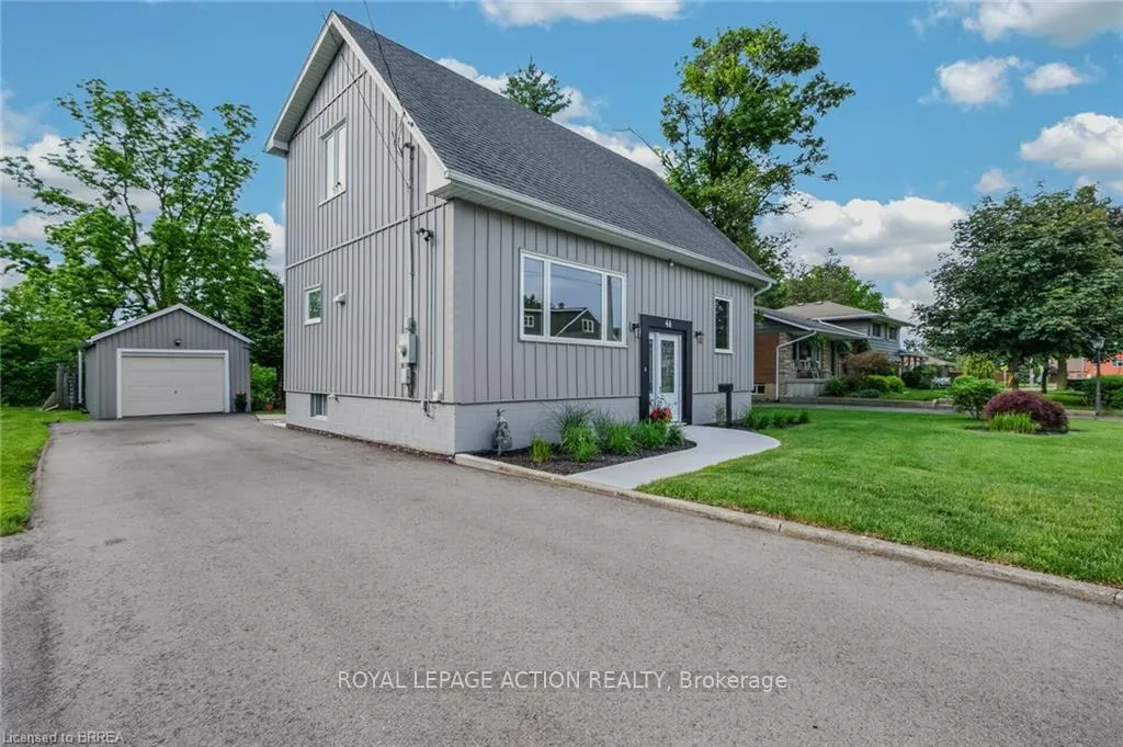 Photo 3 of 46 Clara Crescent, Brantford, Echo Place — HOMEH