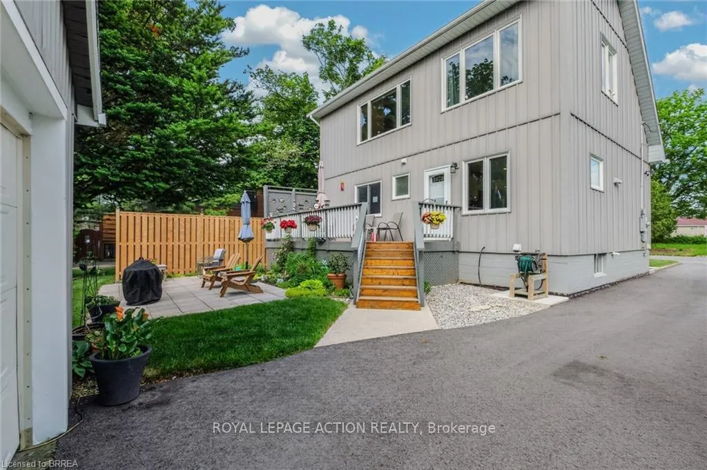Photo 6 of 46 Clara Crescent, Brantford, Echo Place — HOMEH
