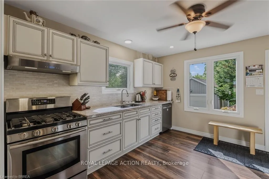 Photo 15 of 46 Clara Crescent, Brantford, Echo Place — HOMEH