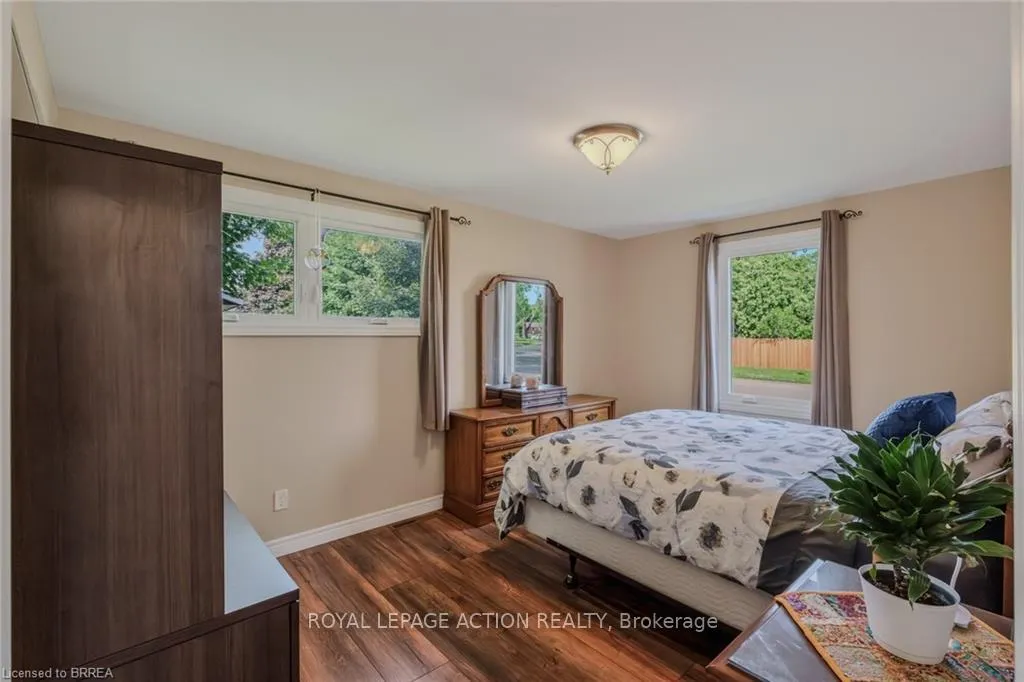 Photo 22 of 46 Clara Crescent, Brantford, Echo Place — HOMEH