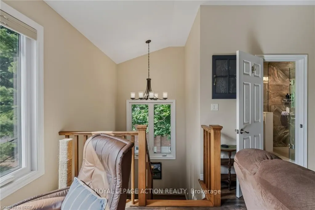 Photo 27 of 46 Clara Crescent, Brantford, Echo Place — HOMEH