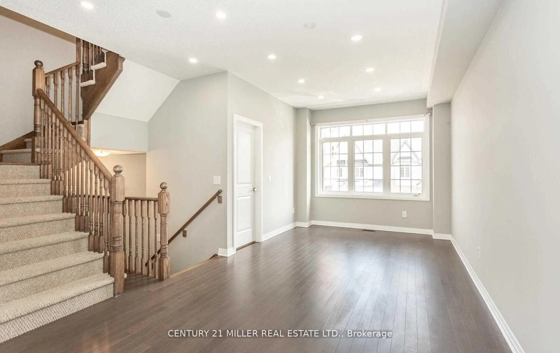 Photo 2 of 4074 Canby Street, Lincoln, Beamsville — HOMEH