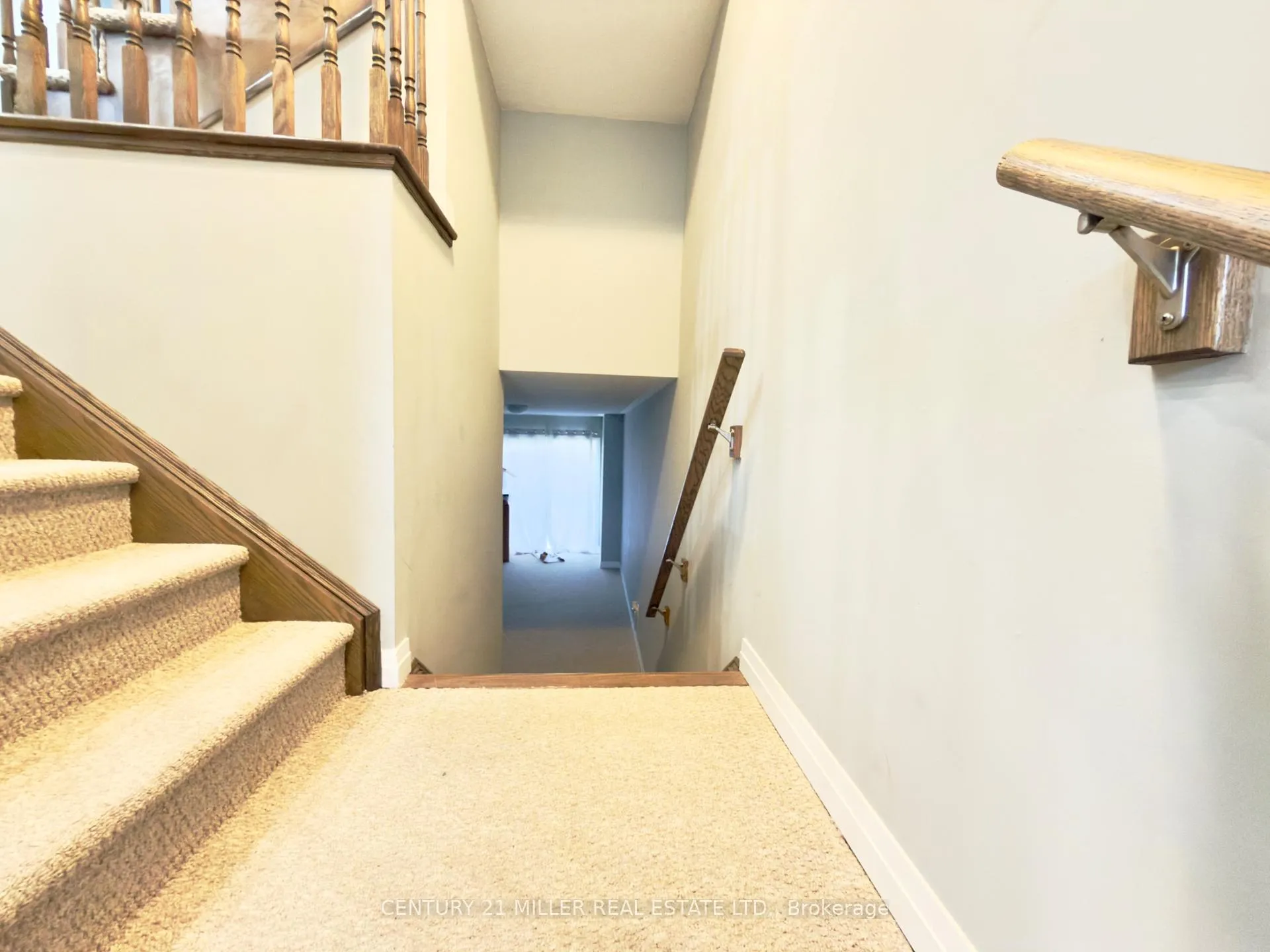 Photo 4 of 4074 Canby Street, Lincoln, Beamsville — HOMEH