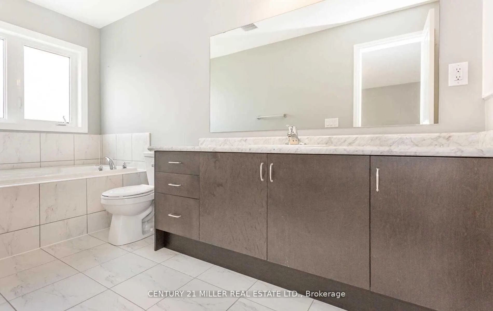 Photo 20 of 4074 Canby Street, Lincoln, Beamsville — HOMEH