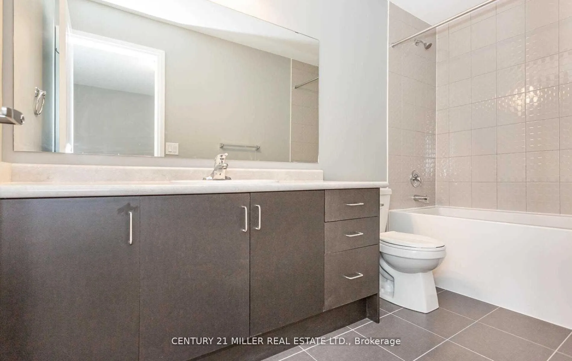 Photo 27 of 4074 Canby Street, Lincoln, Beamsville — HOMEH