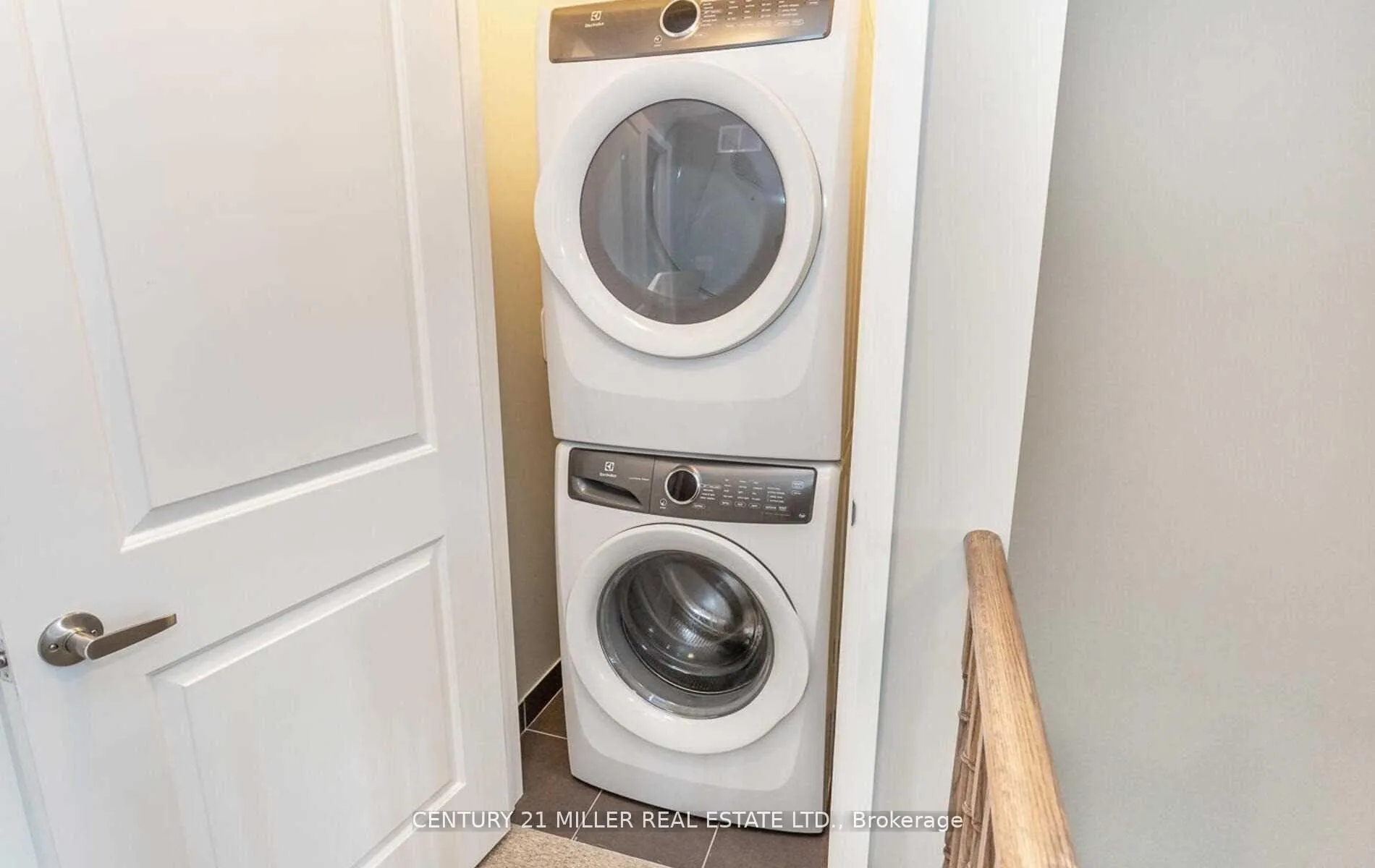 Photo 28 of 4074 Canby Street, Lincoln, Beamsville — HOMEH