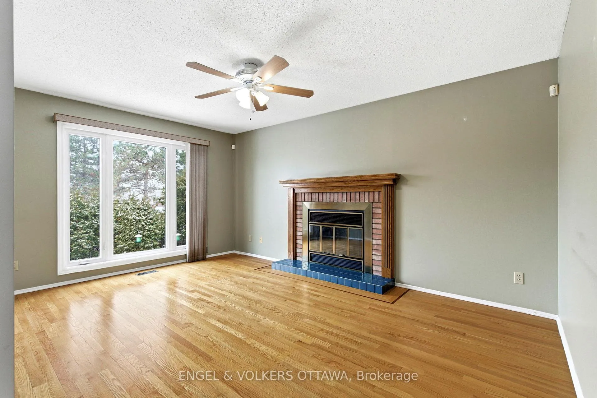 Photo 6 of 3 Balding Crescent, Ottawa, Kanata - Kanata Lakes/Heritage Hills — HOMEH