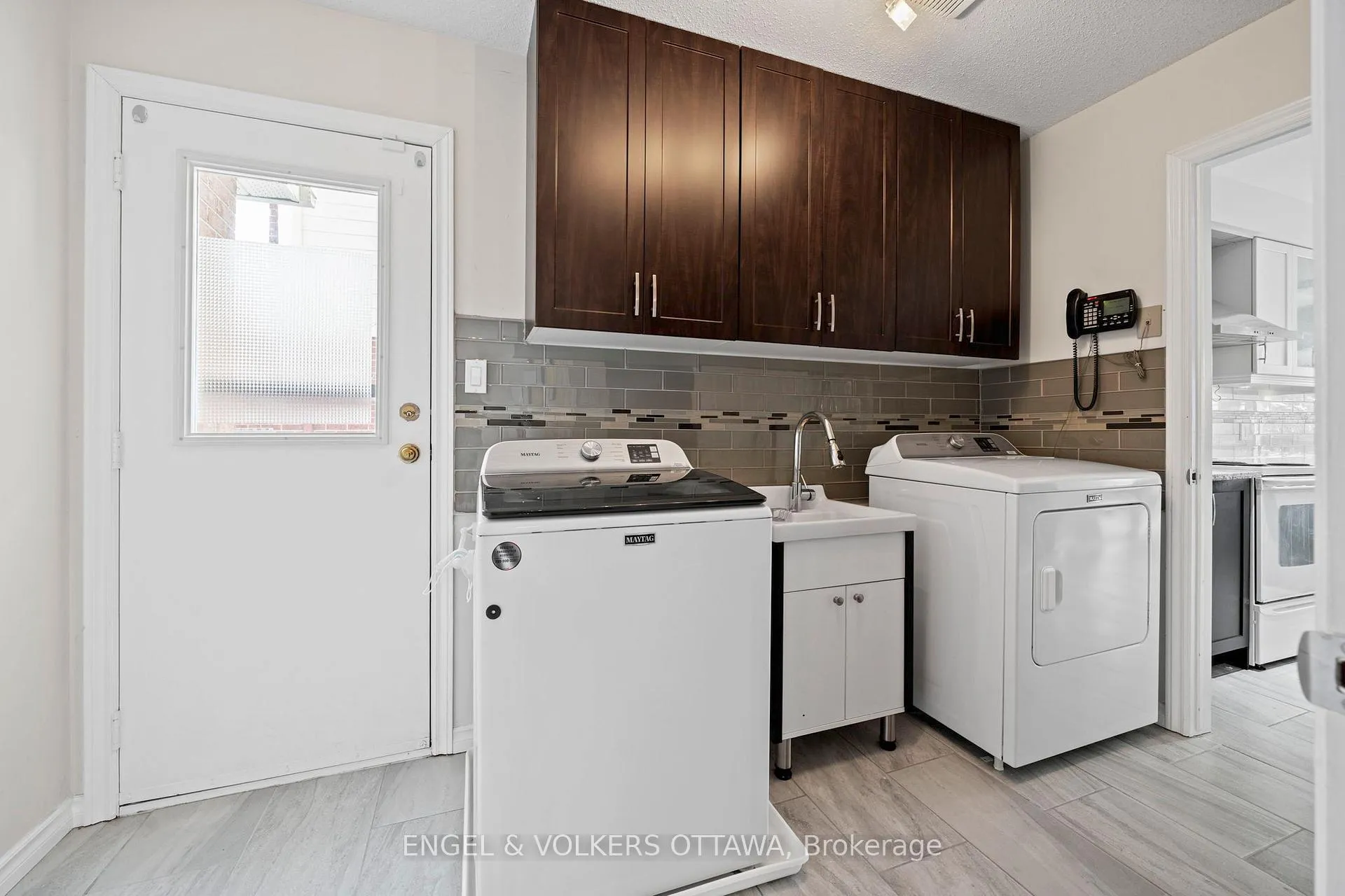 Photo 13 of 3 Balding Crescent, Ottawa, Kanata - Kanata Lakes/Heritage Hills — HOMEH