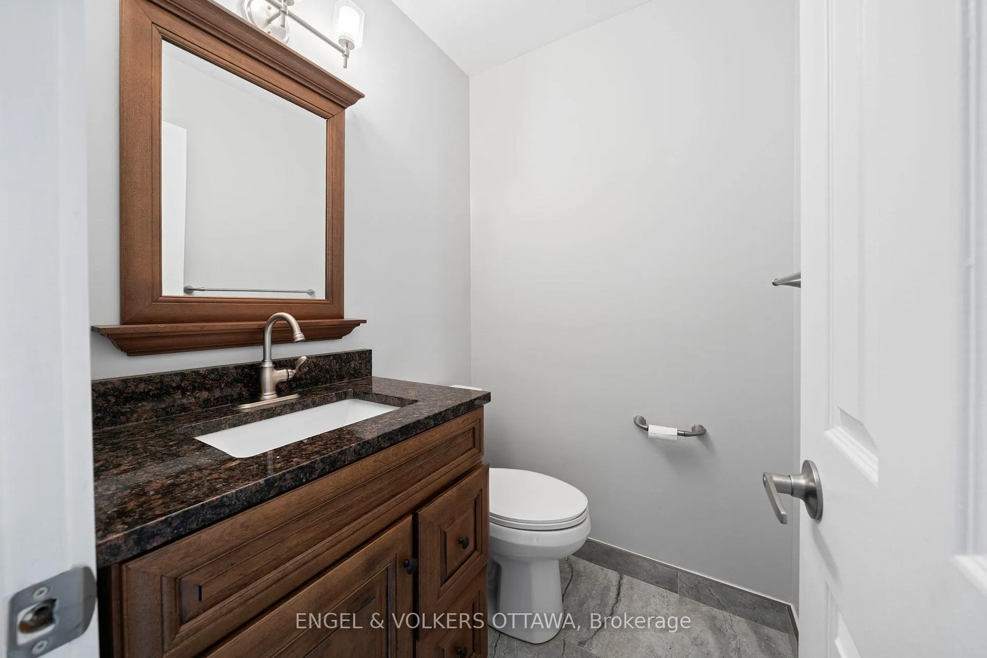 Photo 14 of 3 Balding Crescent, Ottawa, Kanata - Kanata Lakes/Heritage Hills — HOMEH