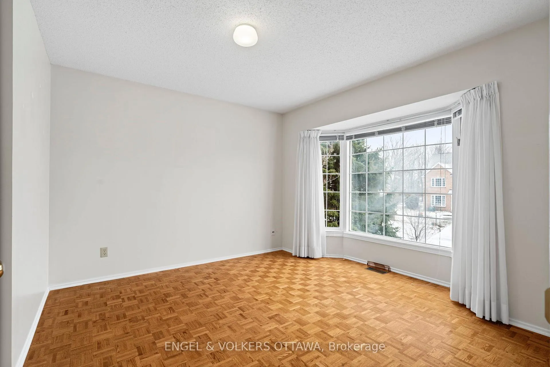 Photo 20 of 3 Balding Crescent, Ottawa, Kanata - Kanata Lakes/Heritage Hills — HOMEH