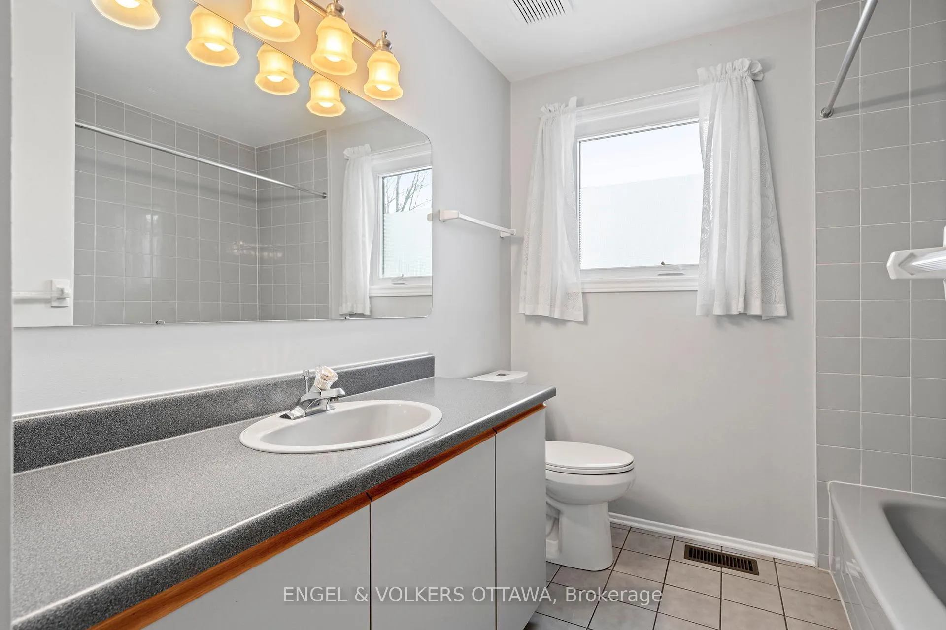 Photo 26 of 3 Balding Crescent, Ottawa, Kanata - Kanata Lakes/Heritage Hills — HOMEH