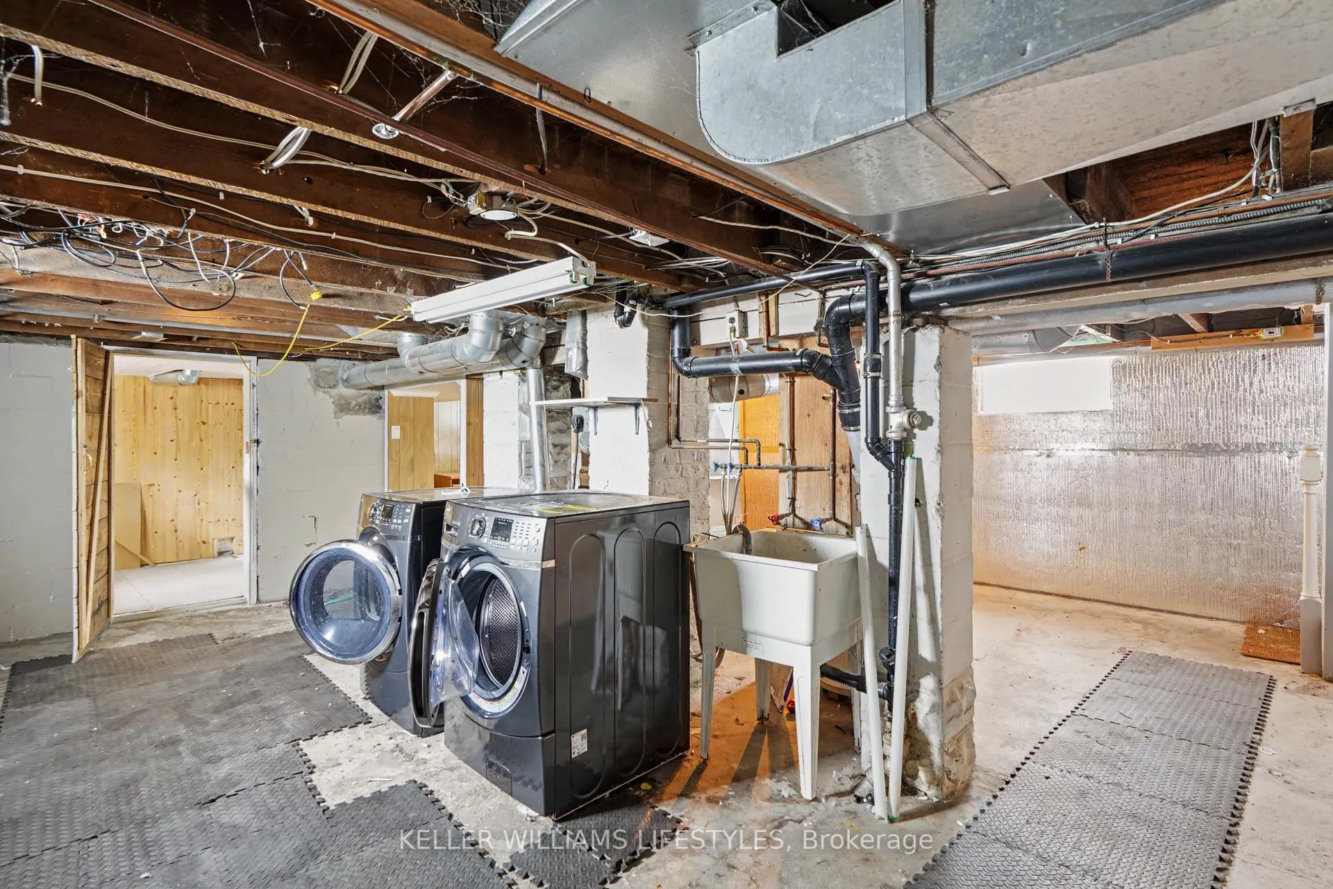 Photo 43 of 48 Tecumseh Avenue E, London, South F — HOMEH