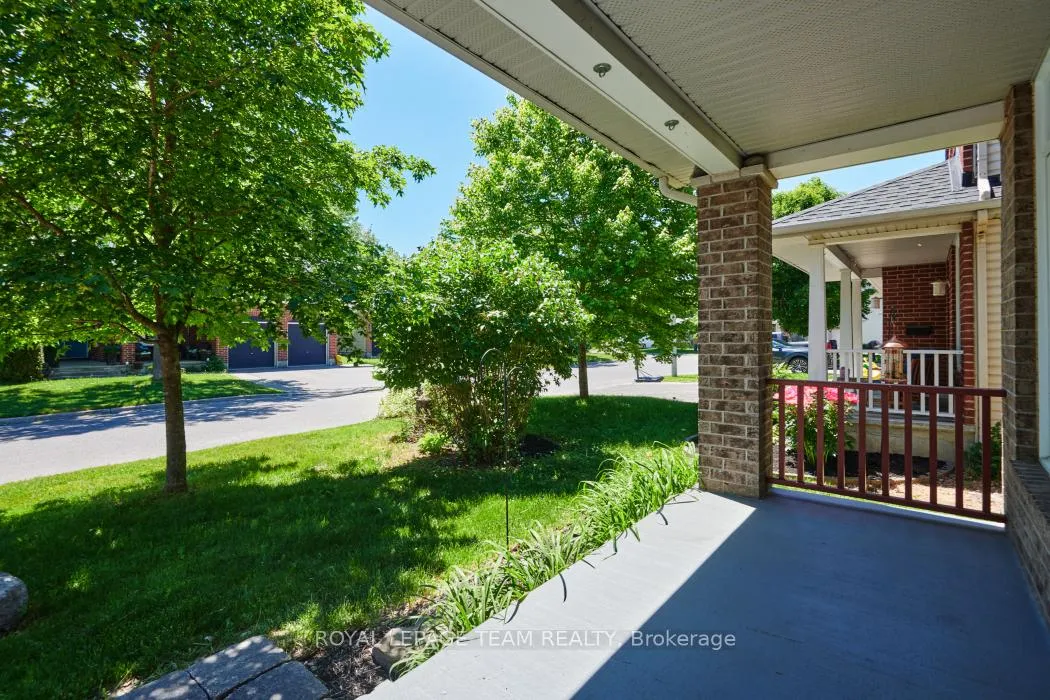 Photo 4 of 763 Long Point Circle, Ottawa, Blossom Park/Kemp Park/Findlay Creek — HOMEH
