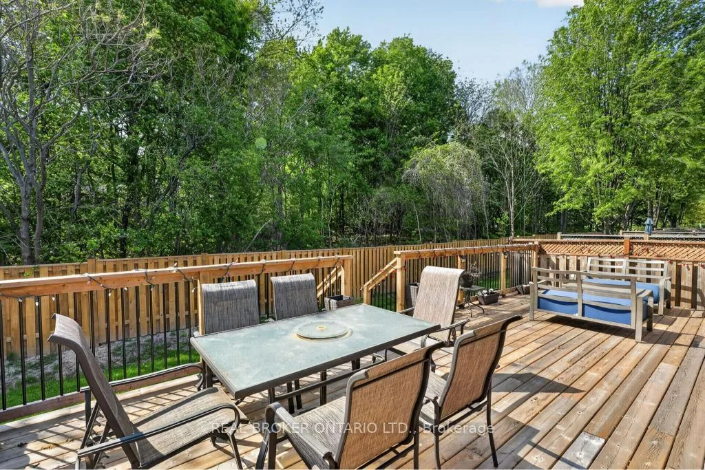 Photo 9 of 110 Greentrail Drive, Hamilton, Mount Hope — HOMEH