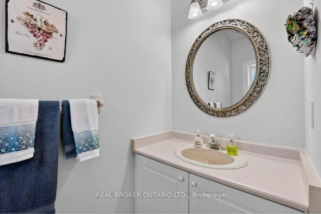 Photo 13 of 110 Greentrail Drive, Hamilton, Mount Hope — HOMEH