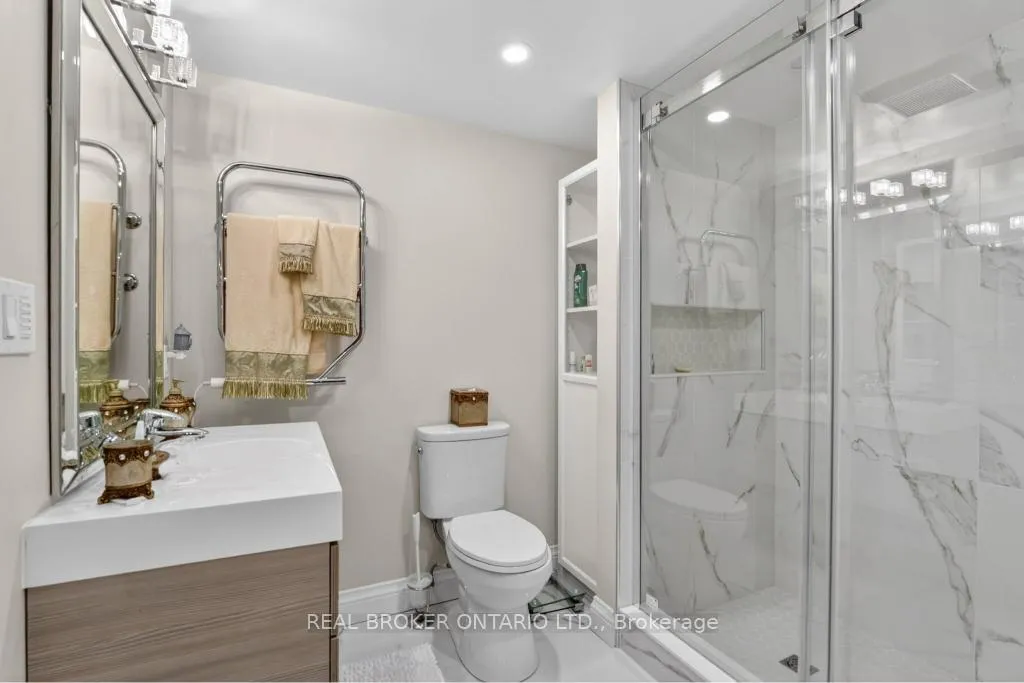 Photo 16 of 110 Greentrail Drive, Hamilton, Mount Hope — HOMEH