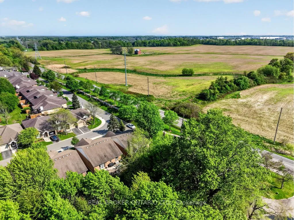 Photo 19 of 110 Greentrail Drive, Hamilton, Mount Hope — HOMEH