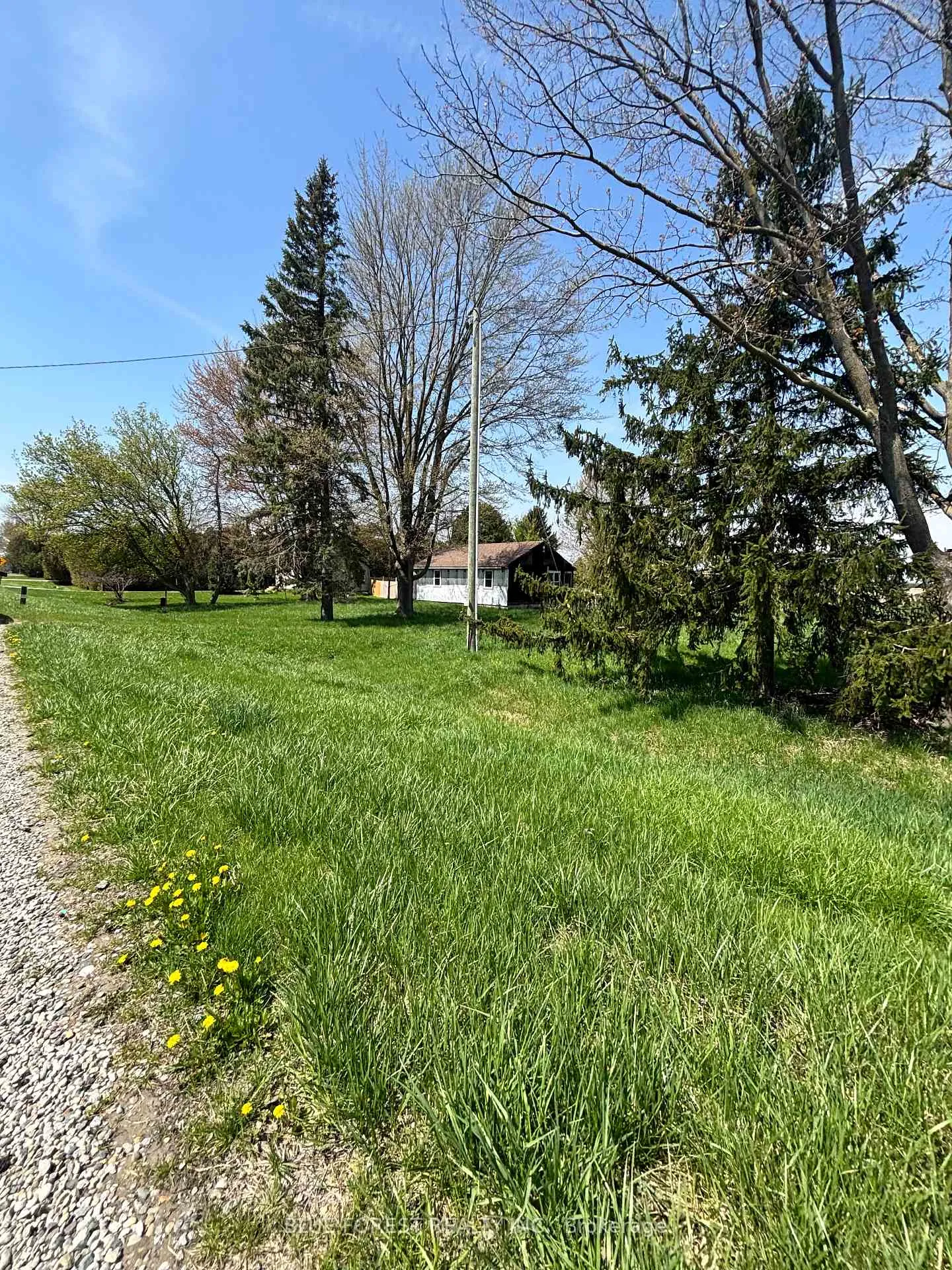 Photo 2 of 12003 Base Line, Chatham-Kent, Thamesville — HOMEH